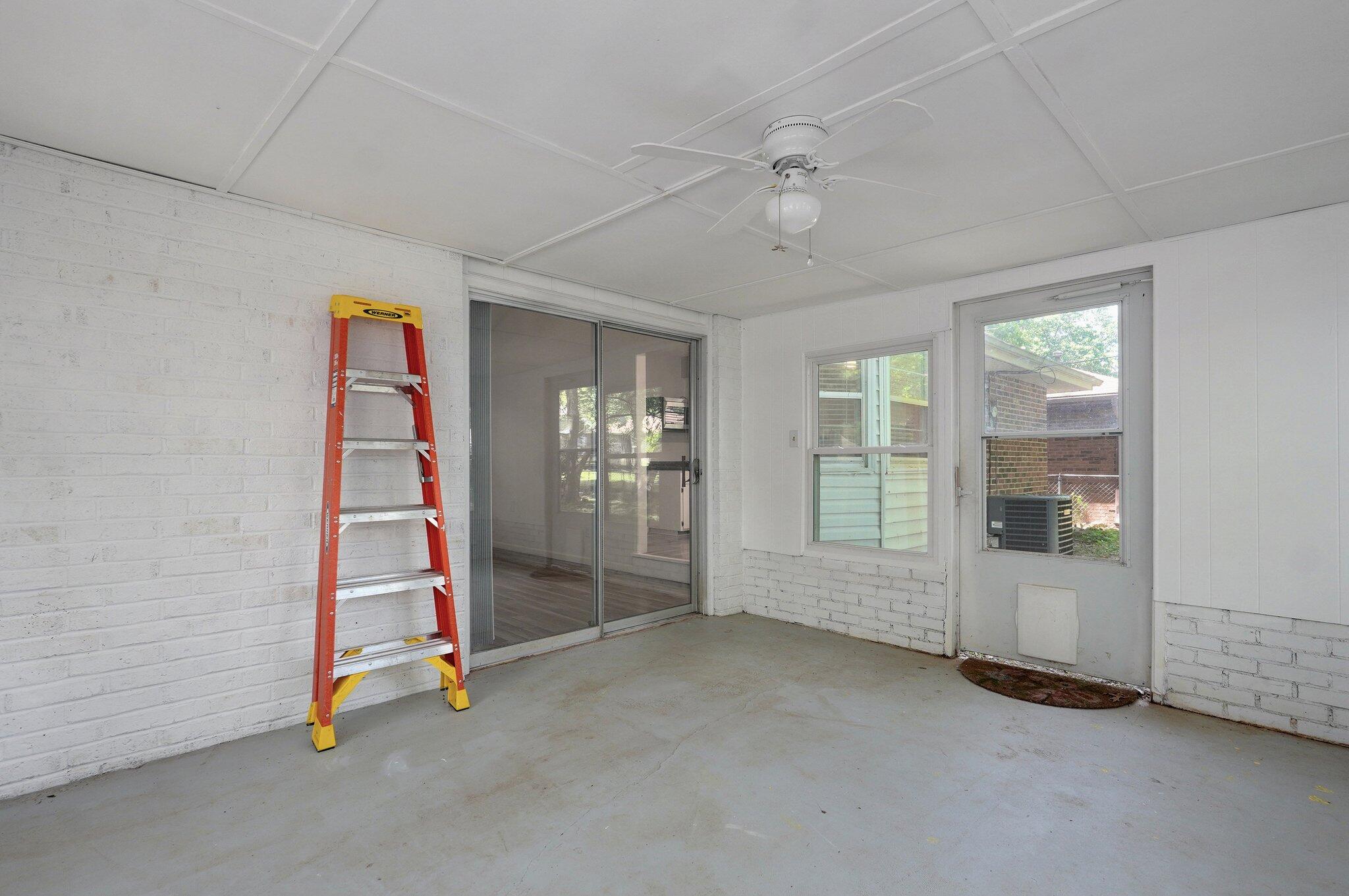 2857 East Linwood Street Property Photo 27