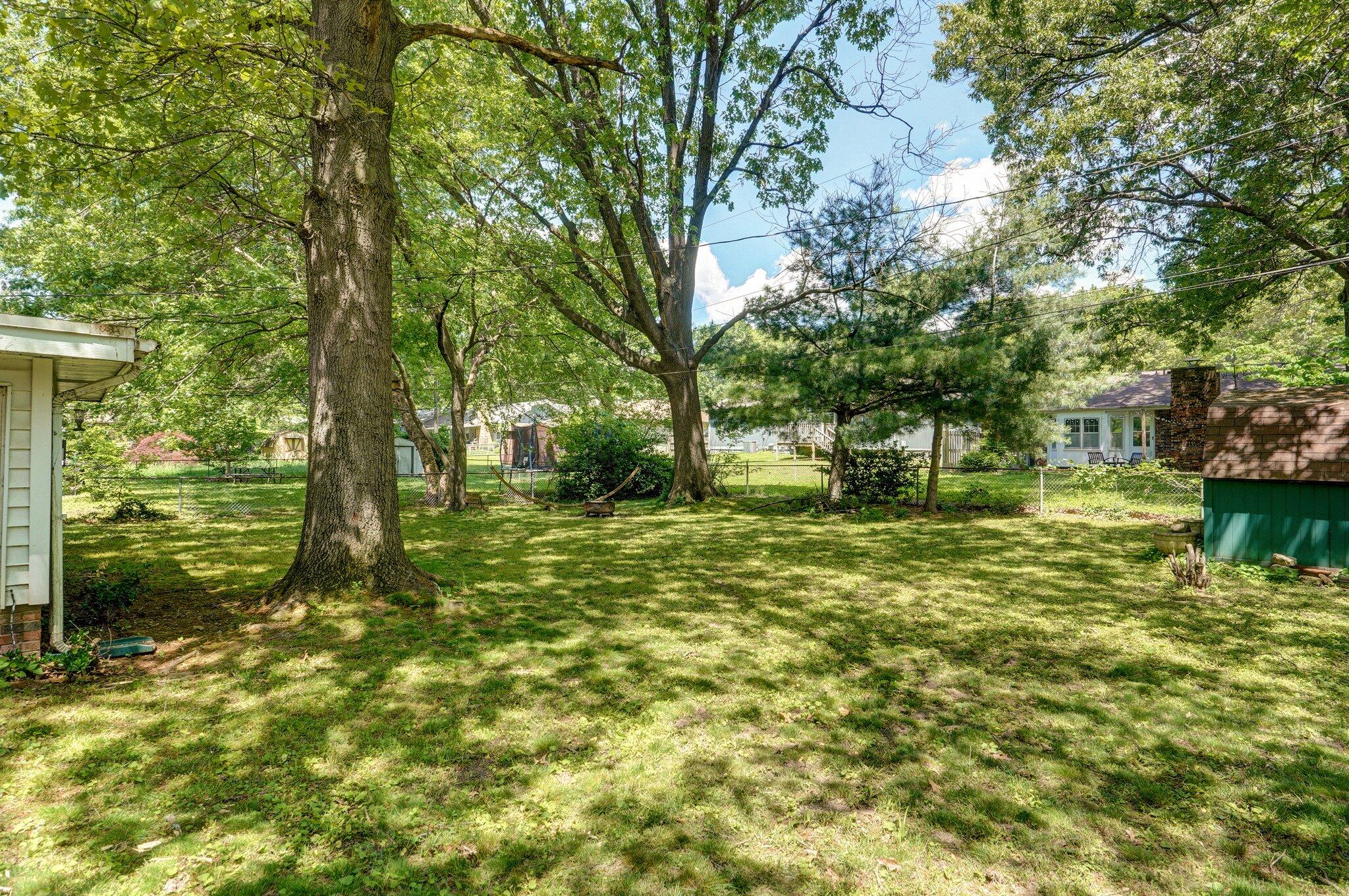 2857 East Linwood Street Property Photo 32