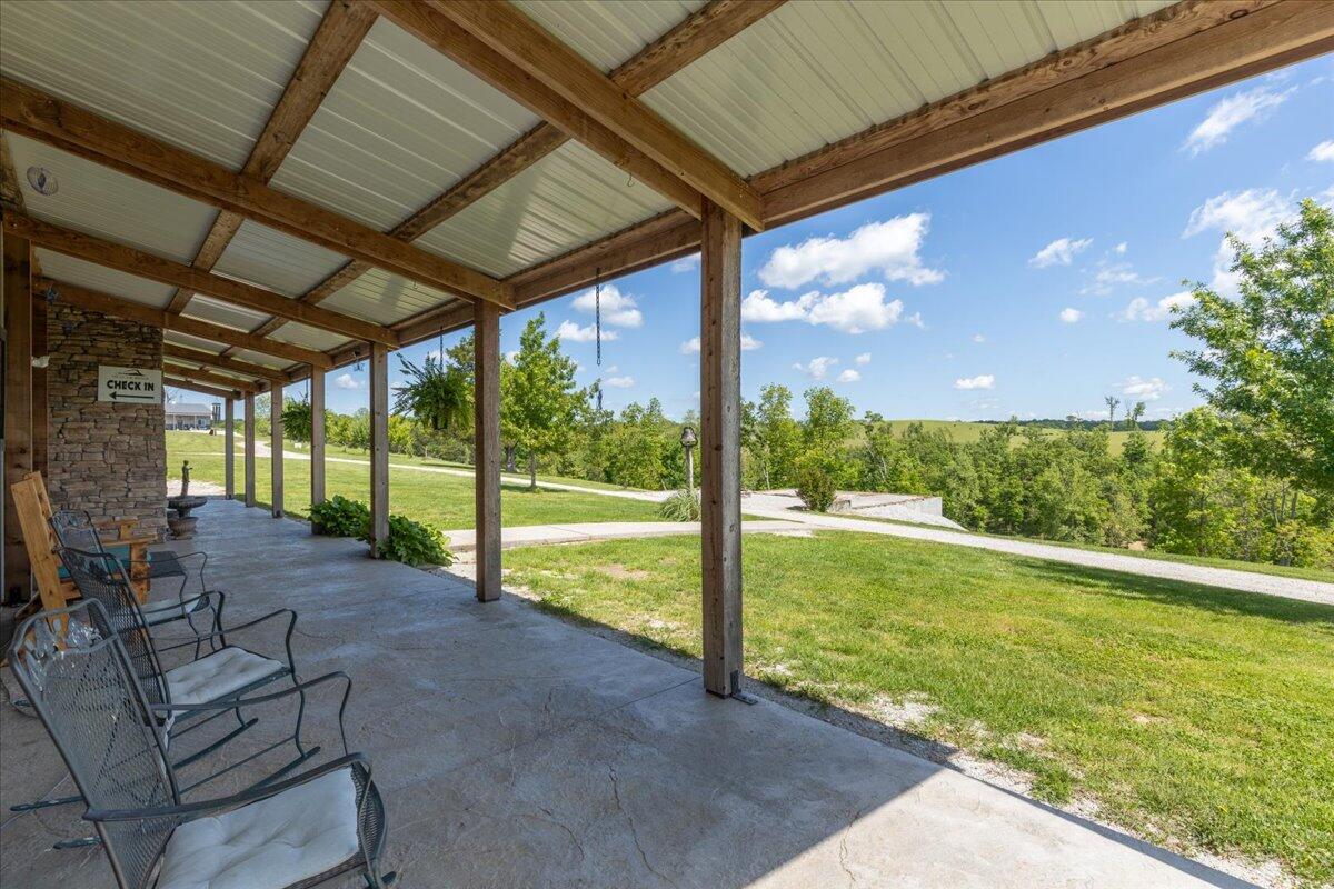 1633 Jessie James Road Property Photo 6