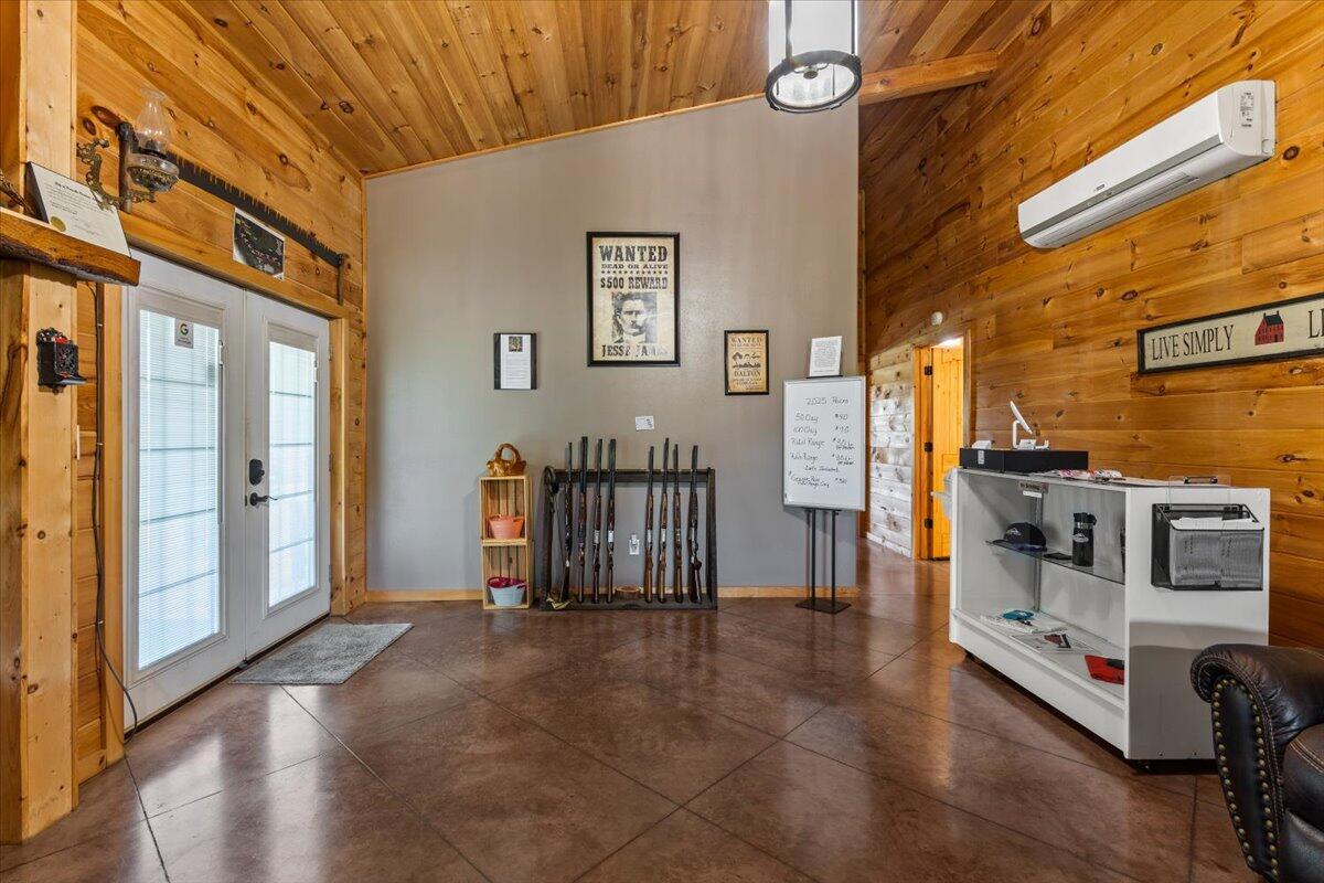 1633 Jessie James Road Property Photo 13