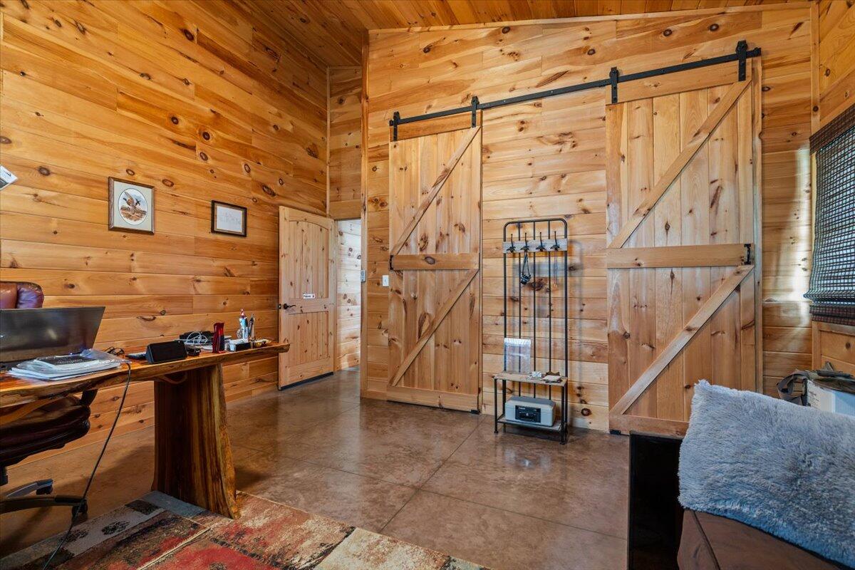 1633 Jessie James Road Property Photo 16