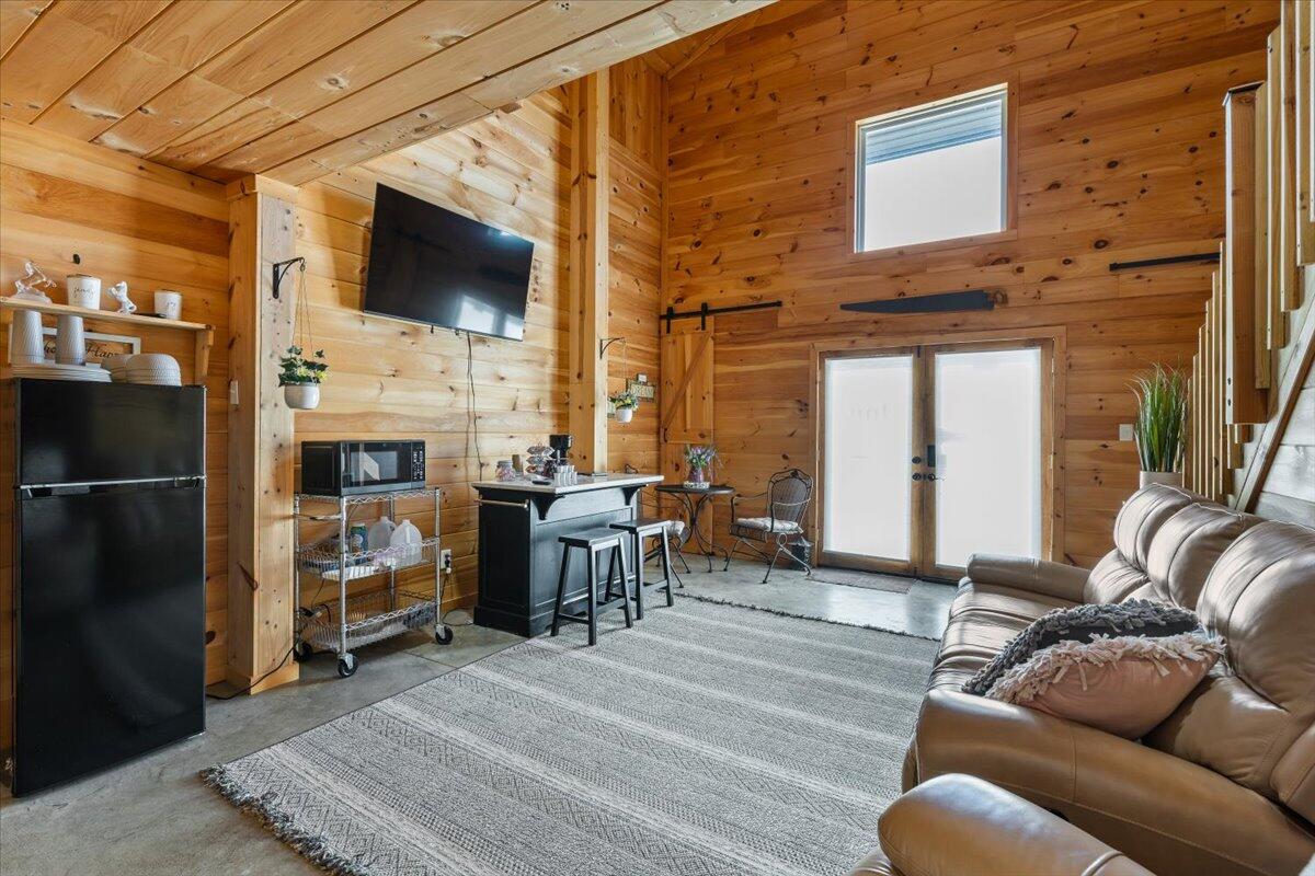 1633 Jessie James Road Property Photo 19