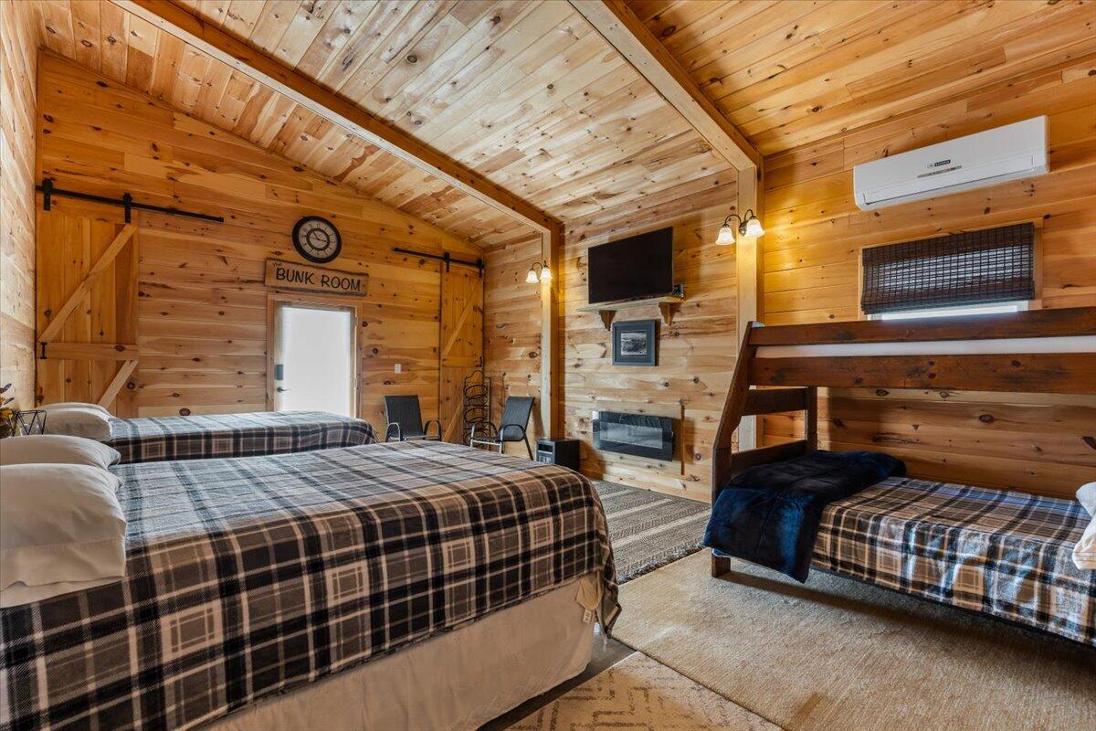 1633 Jessie James Road Property Photo 21