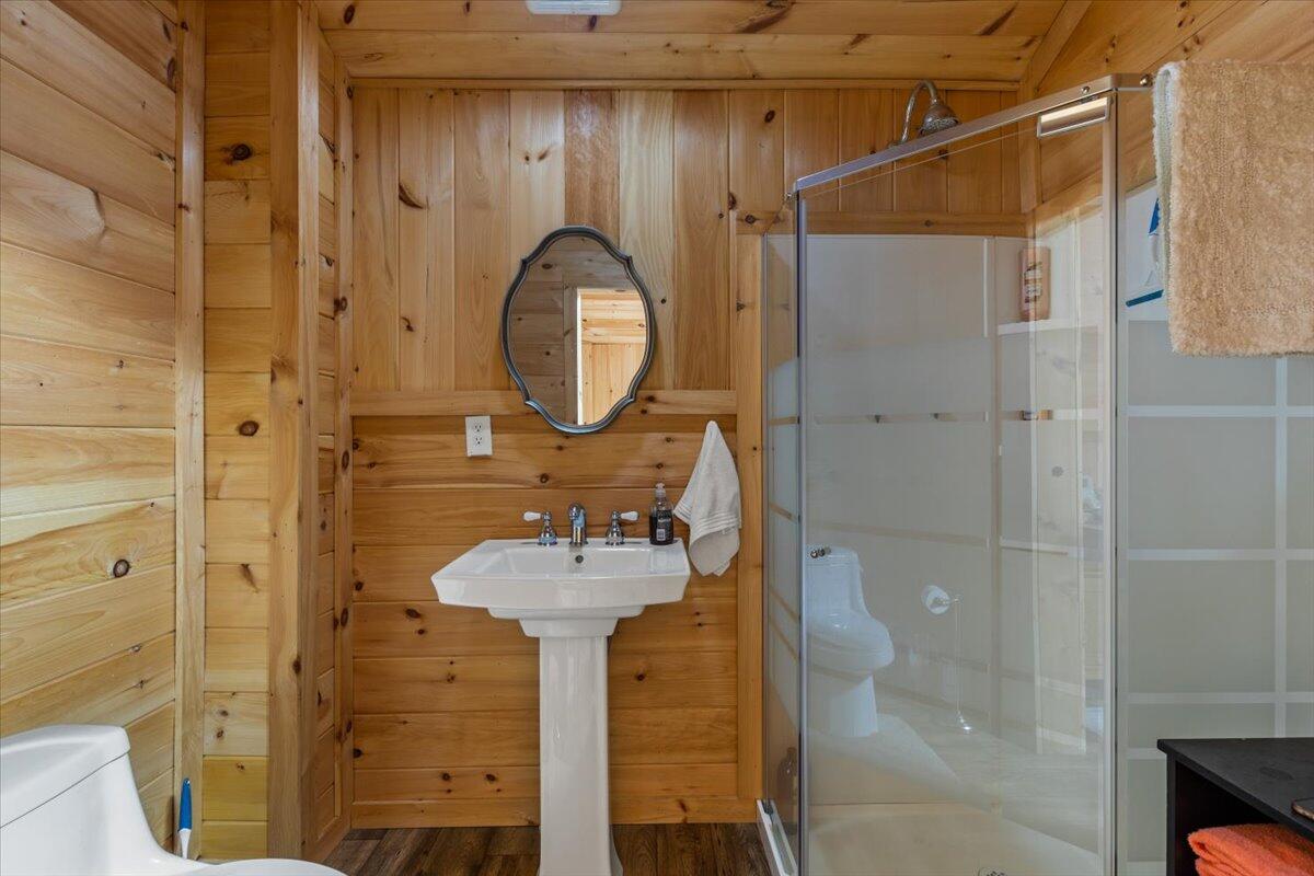 1633 Jessie James Road Property Photo 25