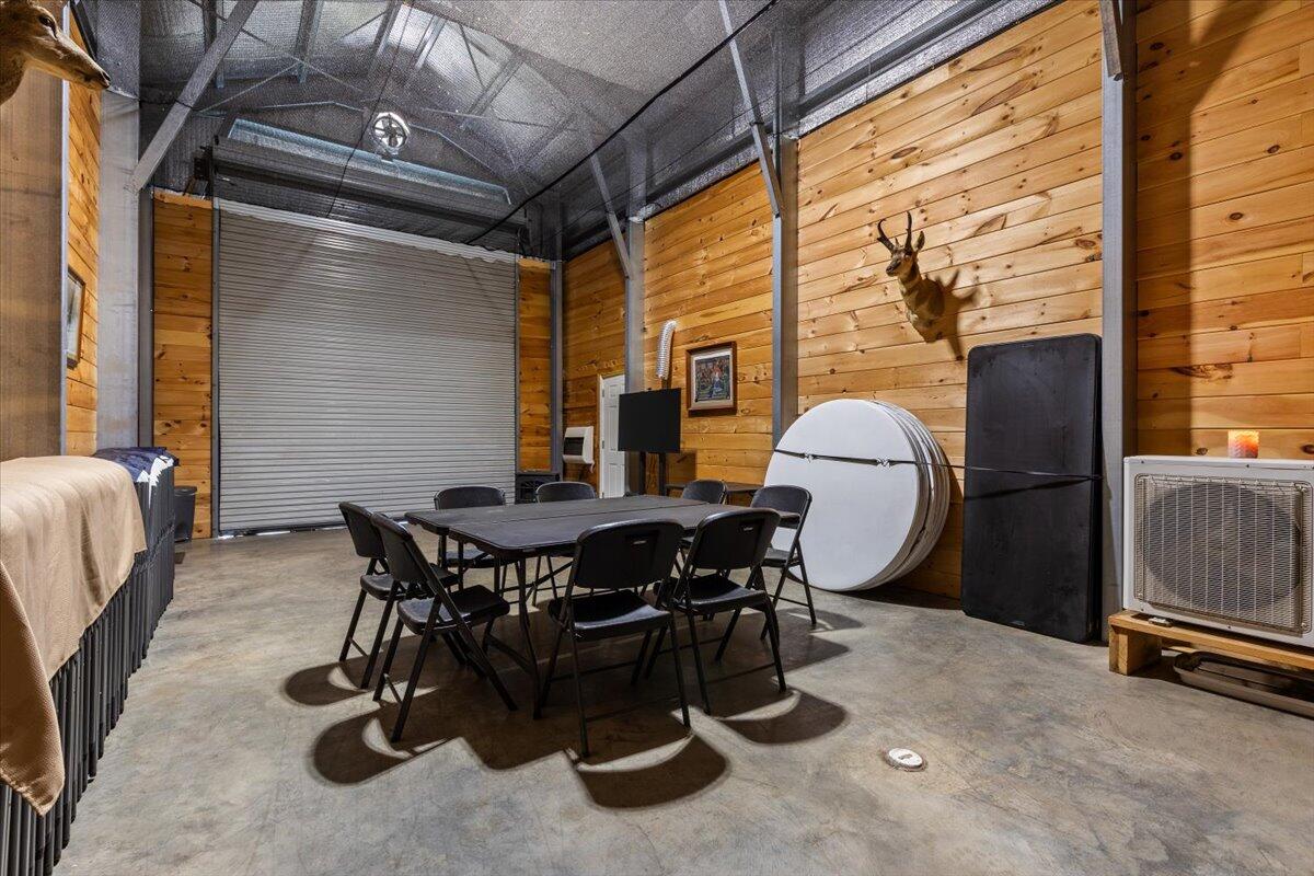1633 Jessie James Road Property Photo 26
