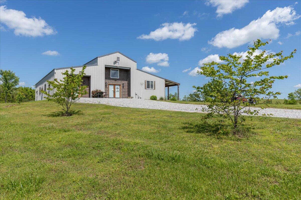1633 Jessie James Road Property Photo 28