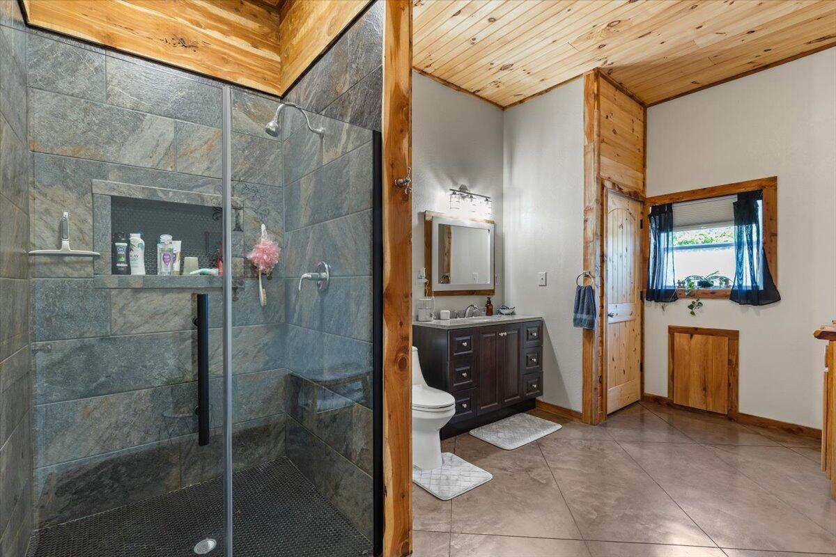 1633 Jessie James Road Property Photo 41