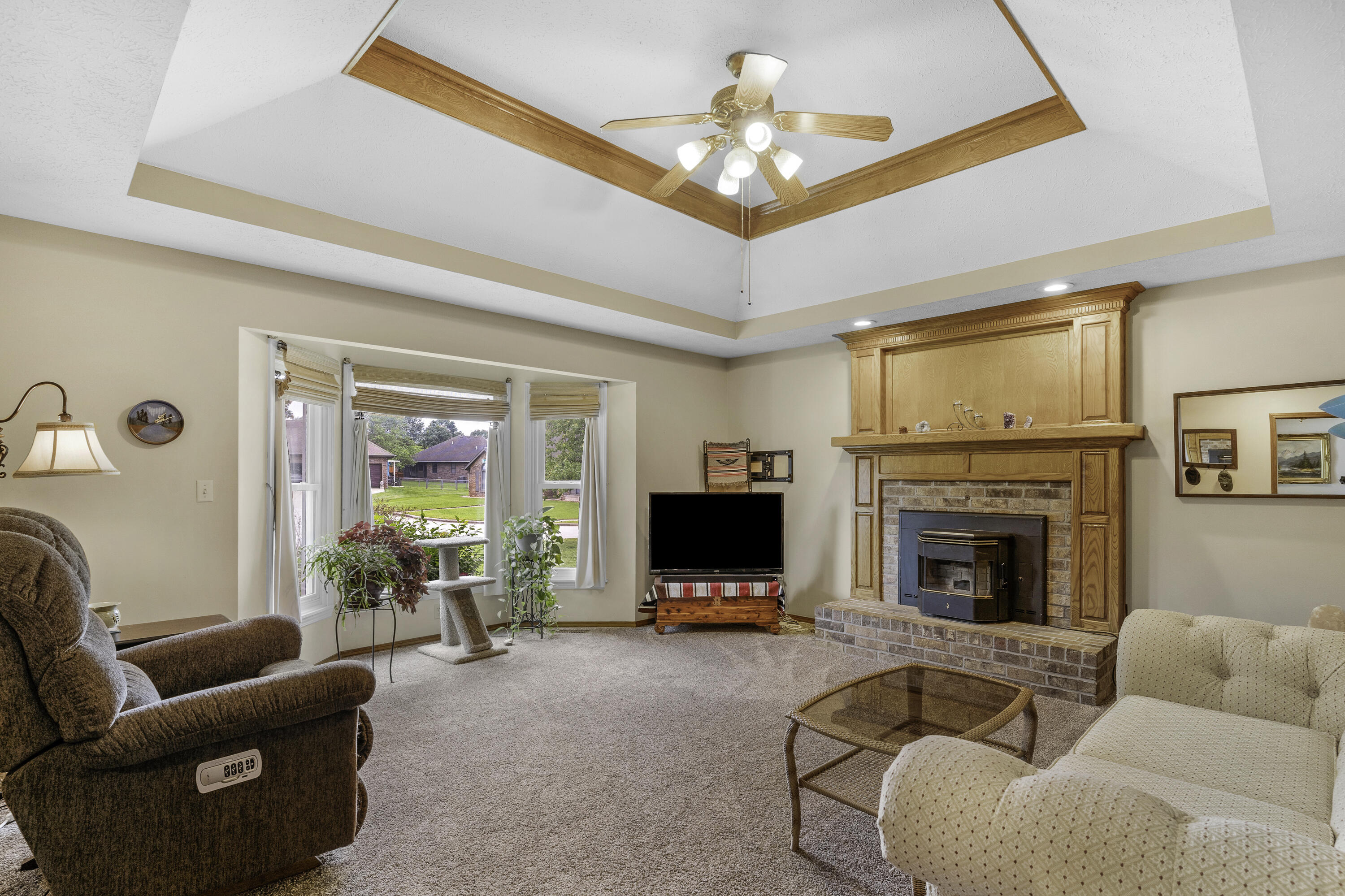 2515 South Laurel Avenue Property Photo 6