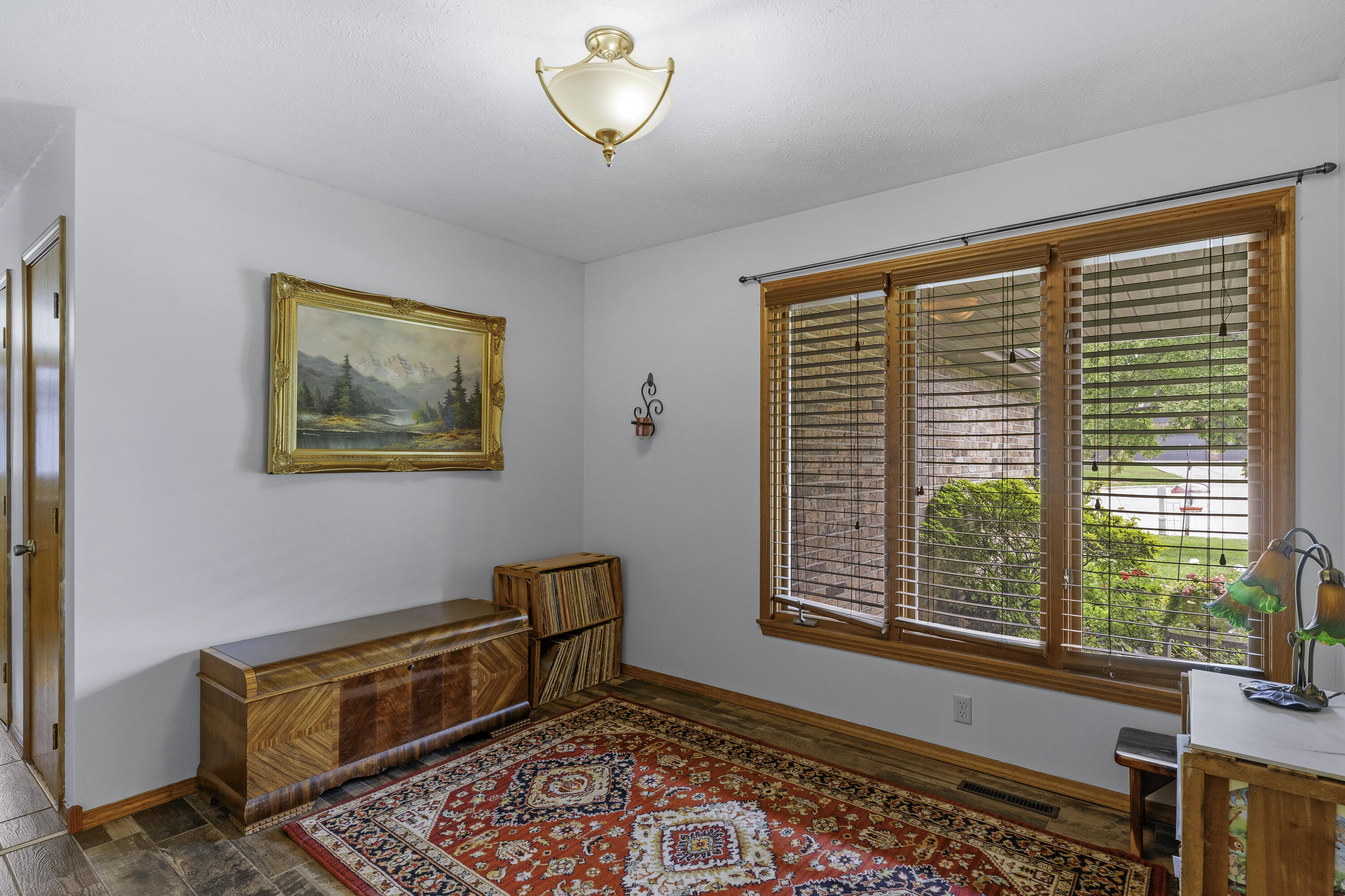 2515 South Laurel Avenue Property Photo 11