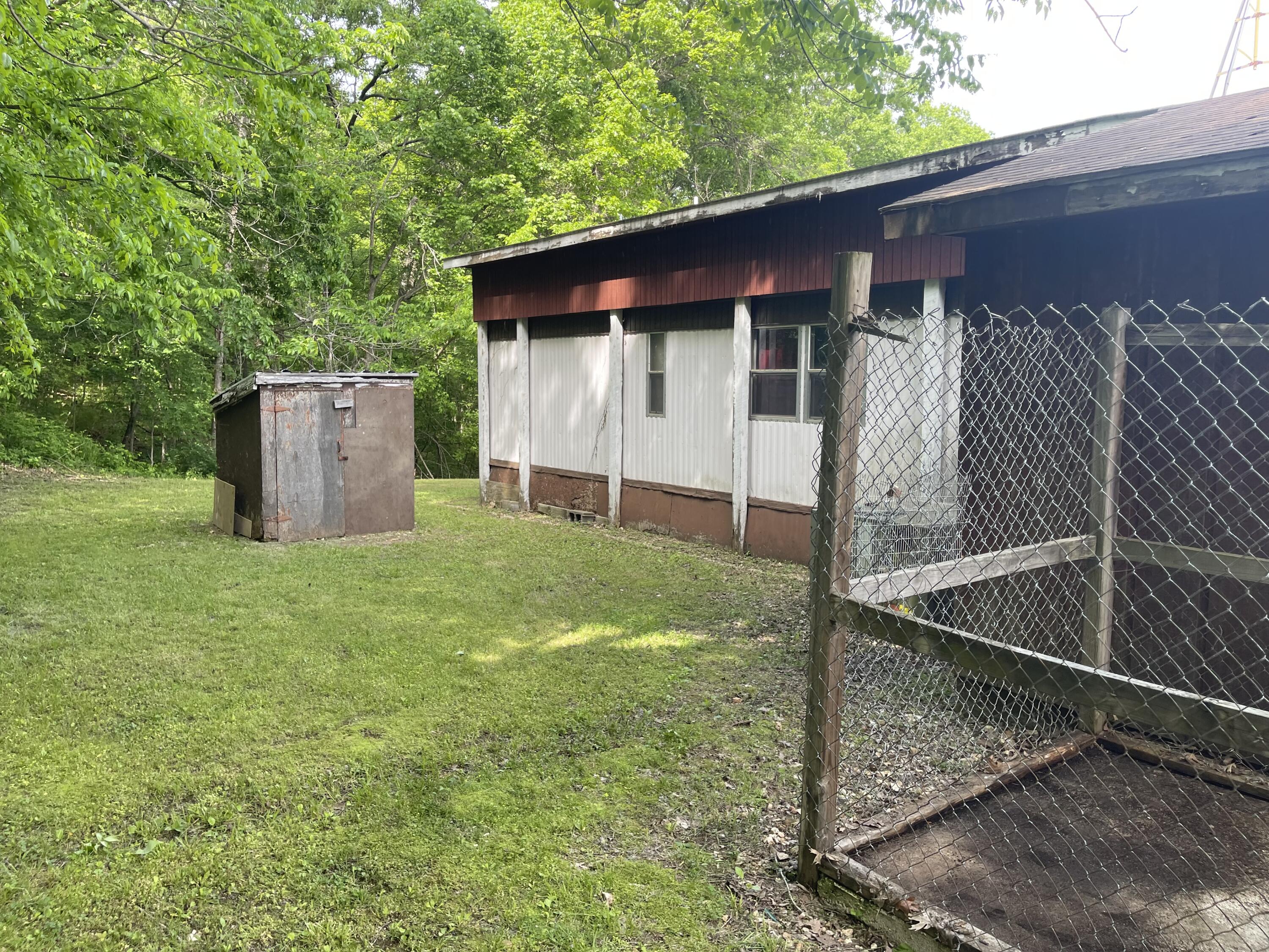 4002 White Oak Road Property Photo 4