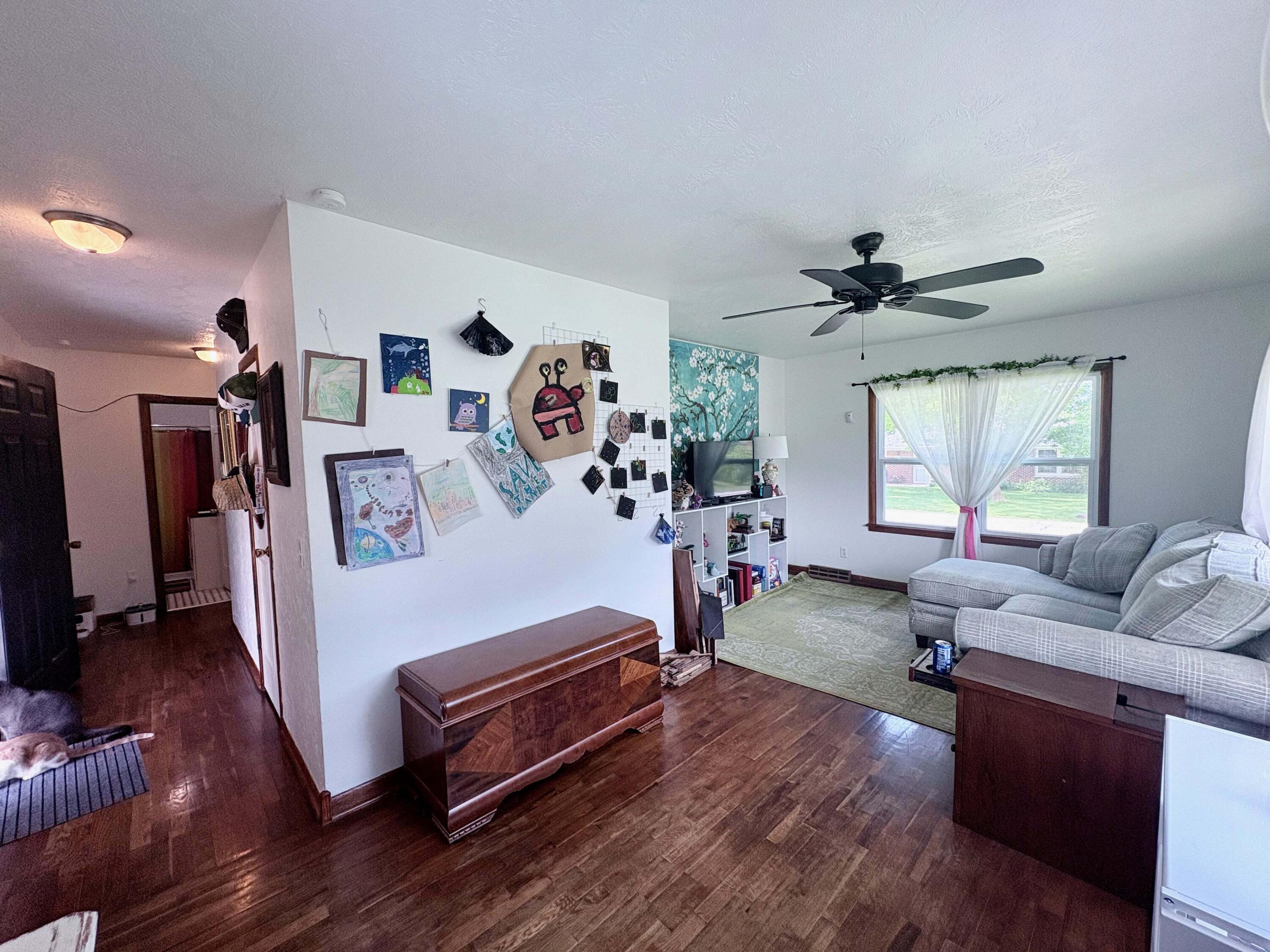 109 North Pine Street Property Photo 5
