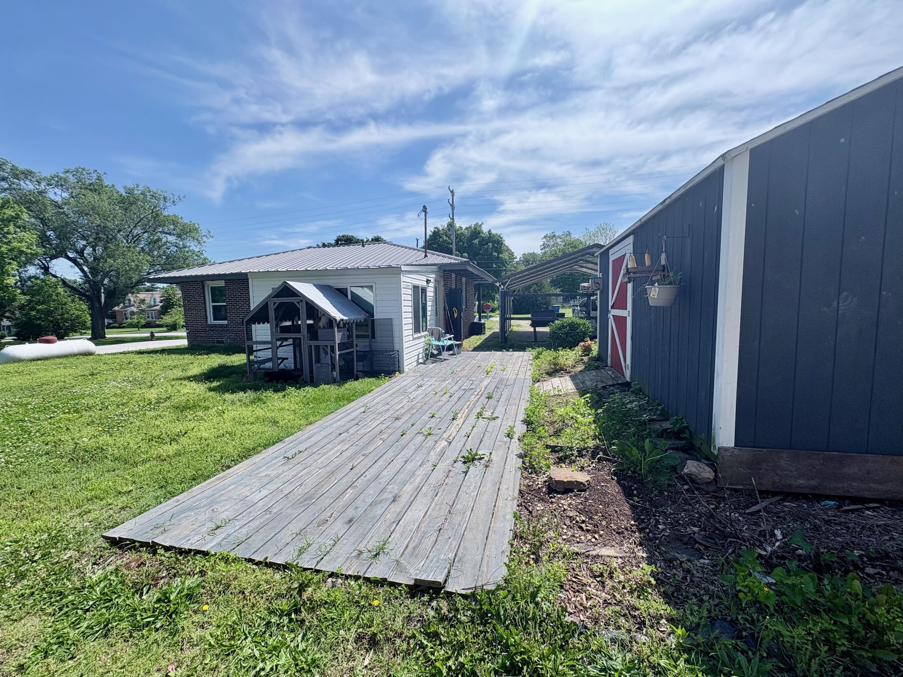 109 North Pine Street Property Photo 24