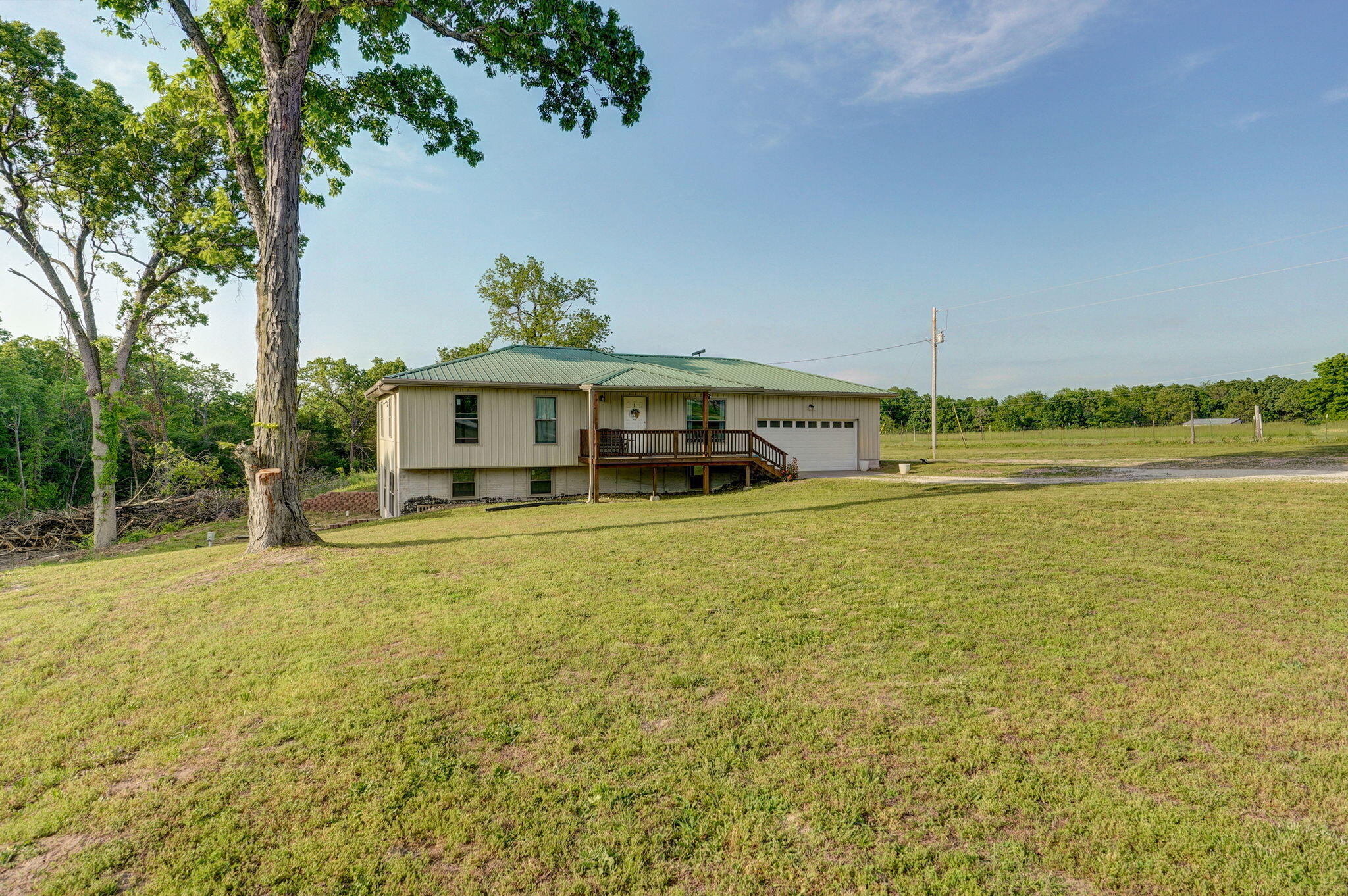 2121 East 505th Road Property Photo 2