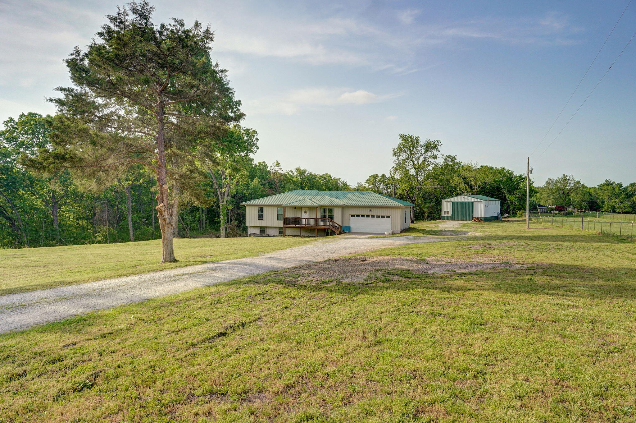 2121 East 505th Road Property Photo 3