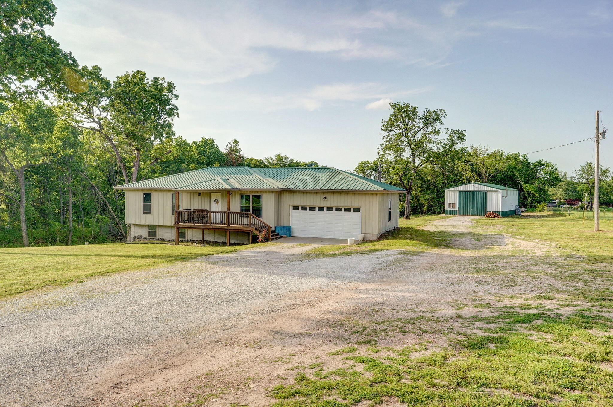 2121 East 505th Road Property Photo 4