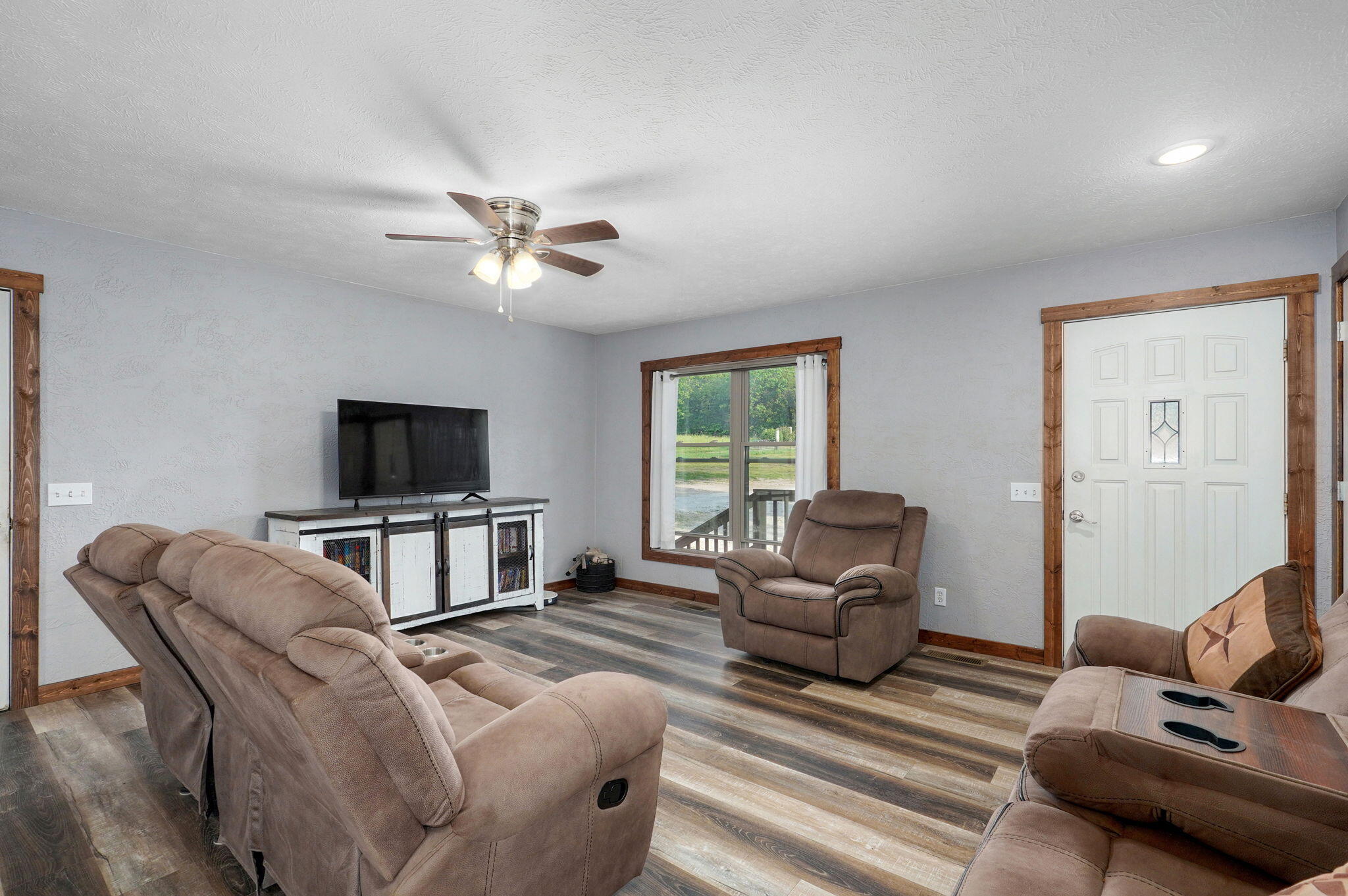 2121 East 505th Road Property Photo 9