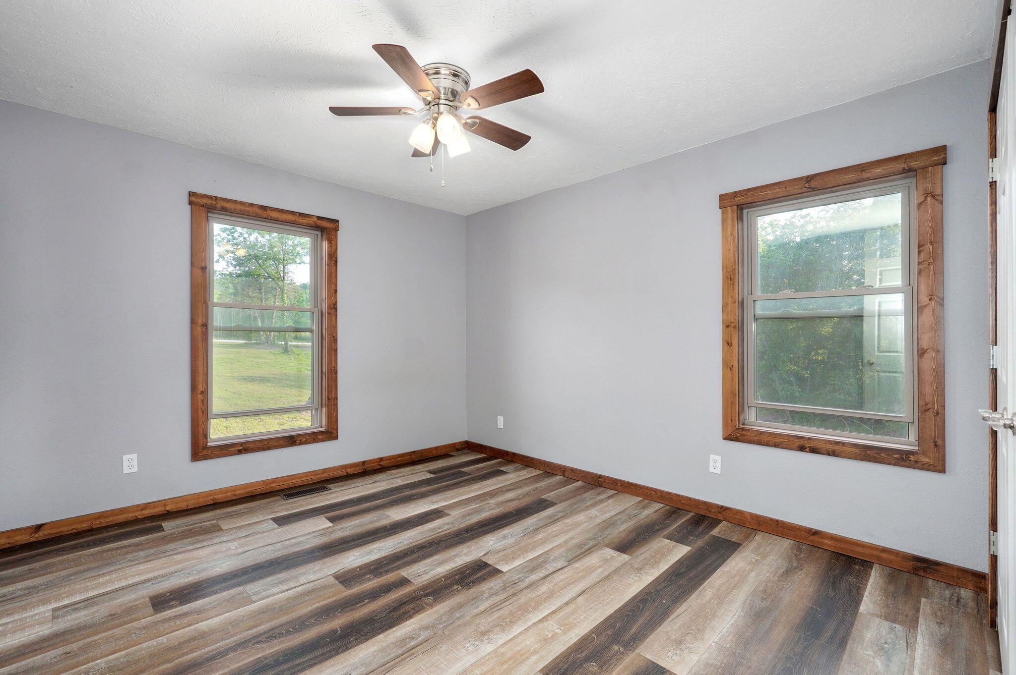 2121 East 505th Road Property Photo 20