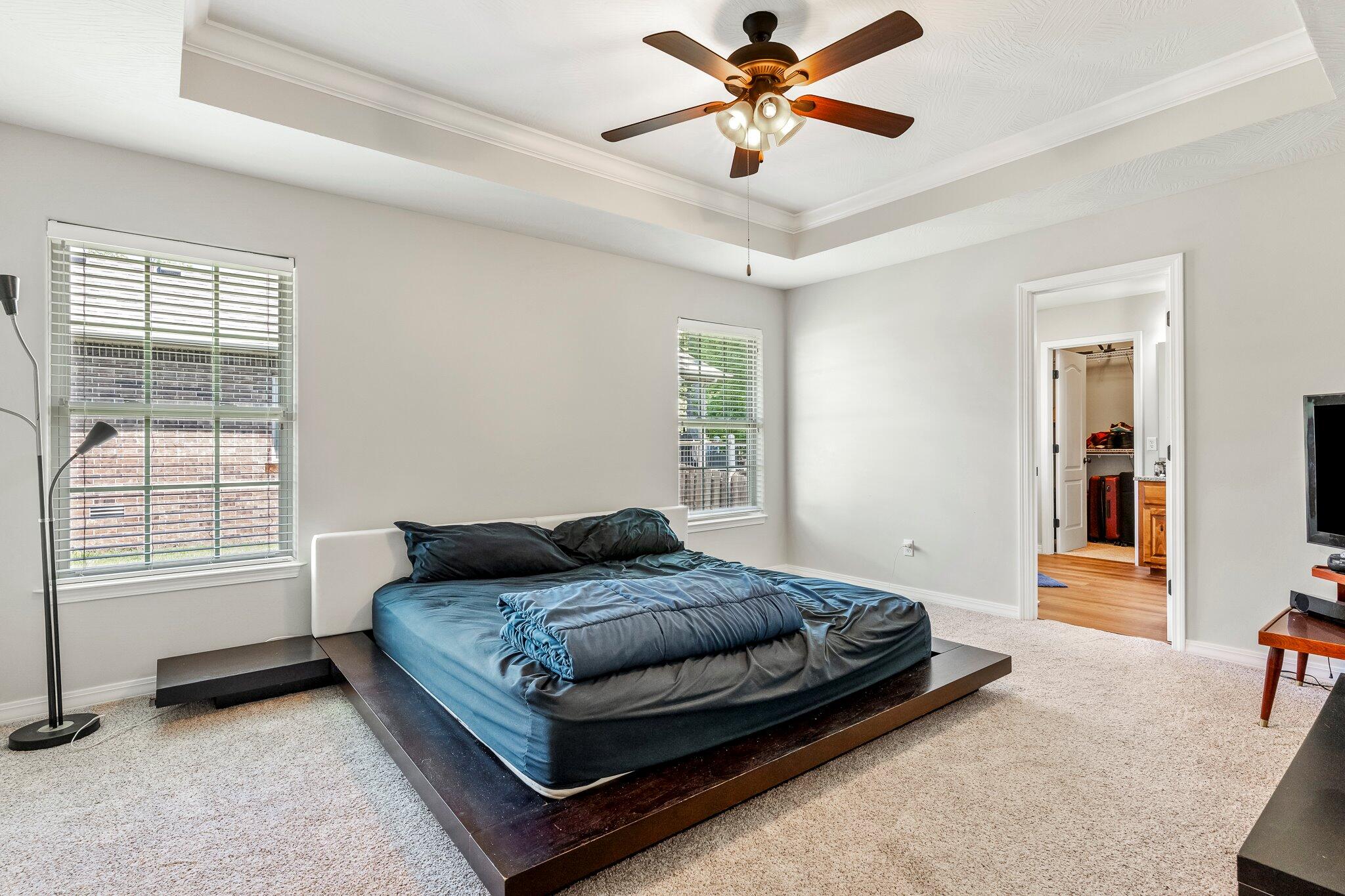 5628 South Winsor Drive Property Photo 17