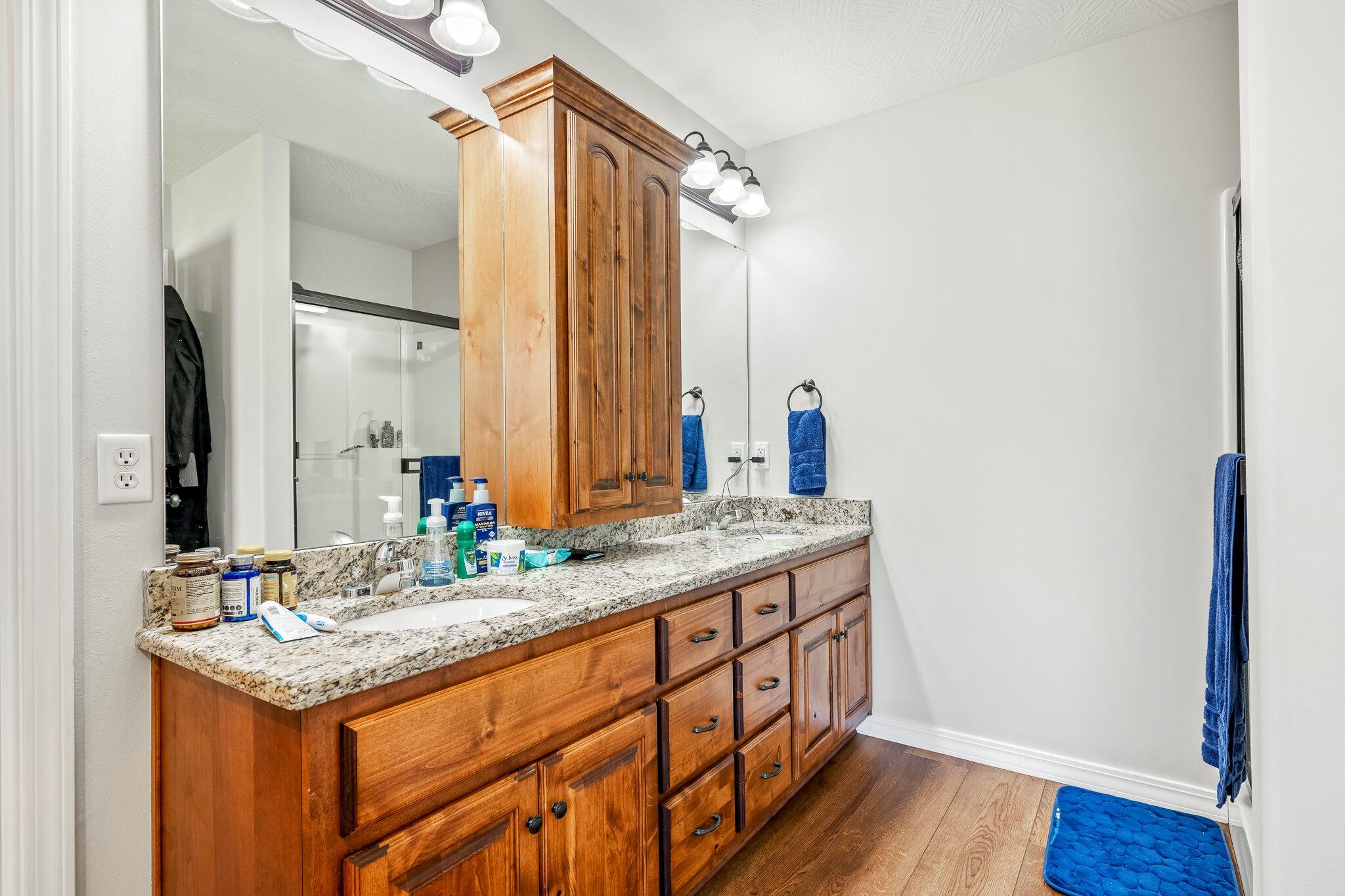 5628 South Winsor Drive Property Photo 19