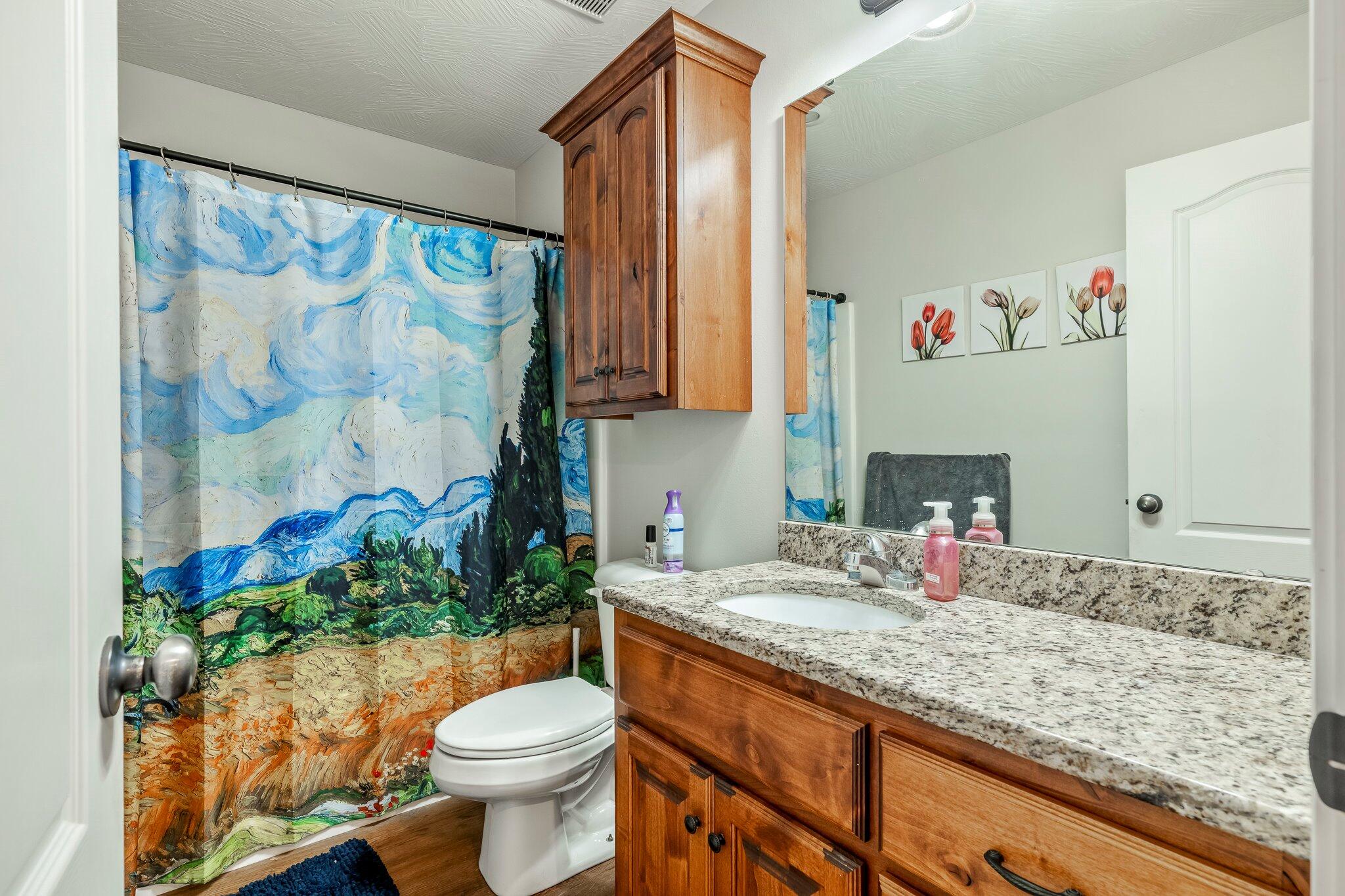 5628 South Winsor Drive Property Photo 24