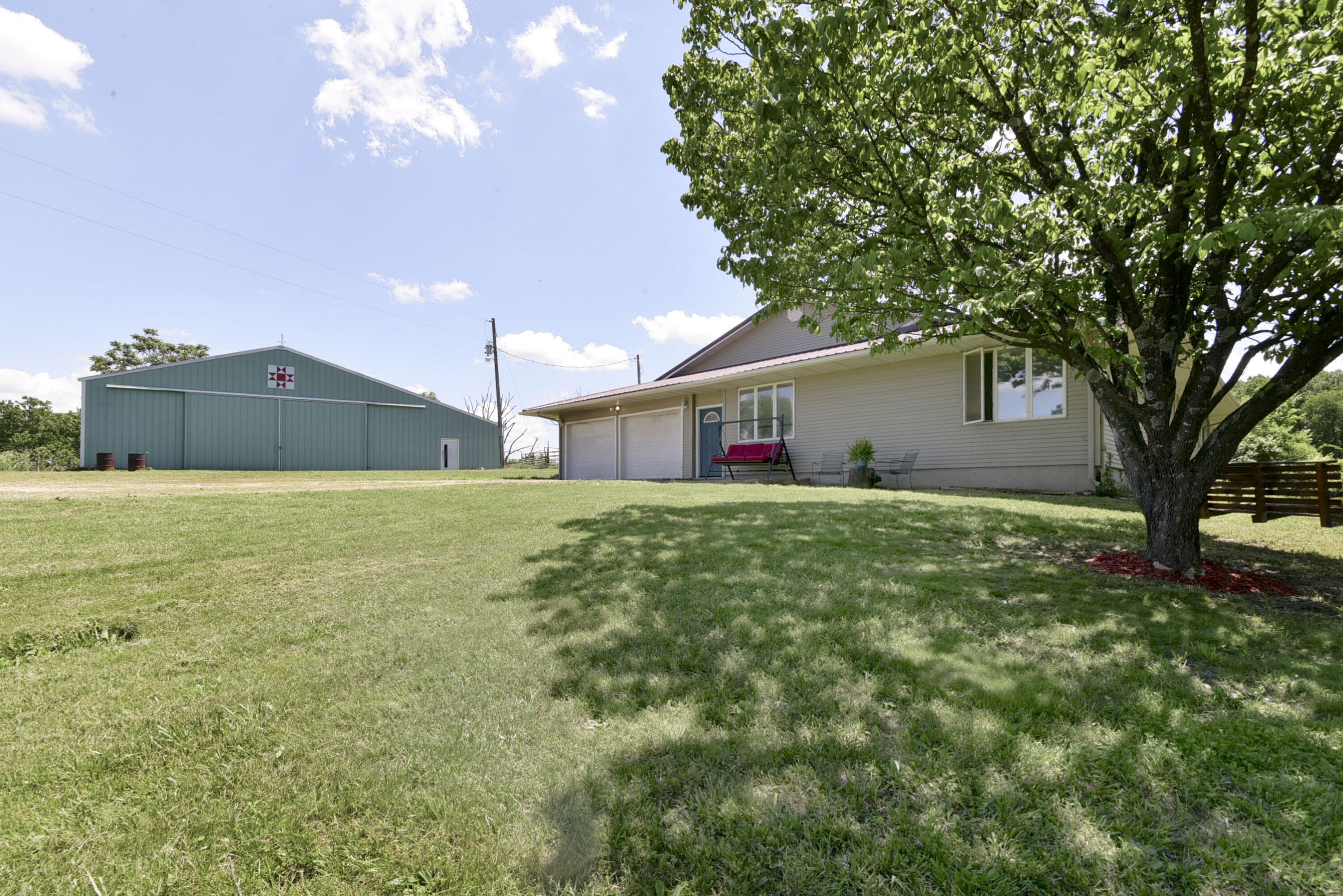 12056 Farm Road 1100 Property Photo 3