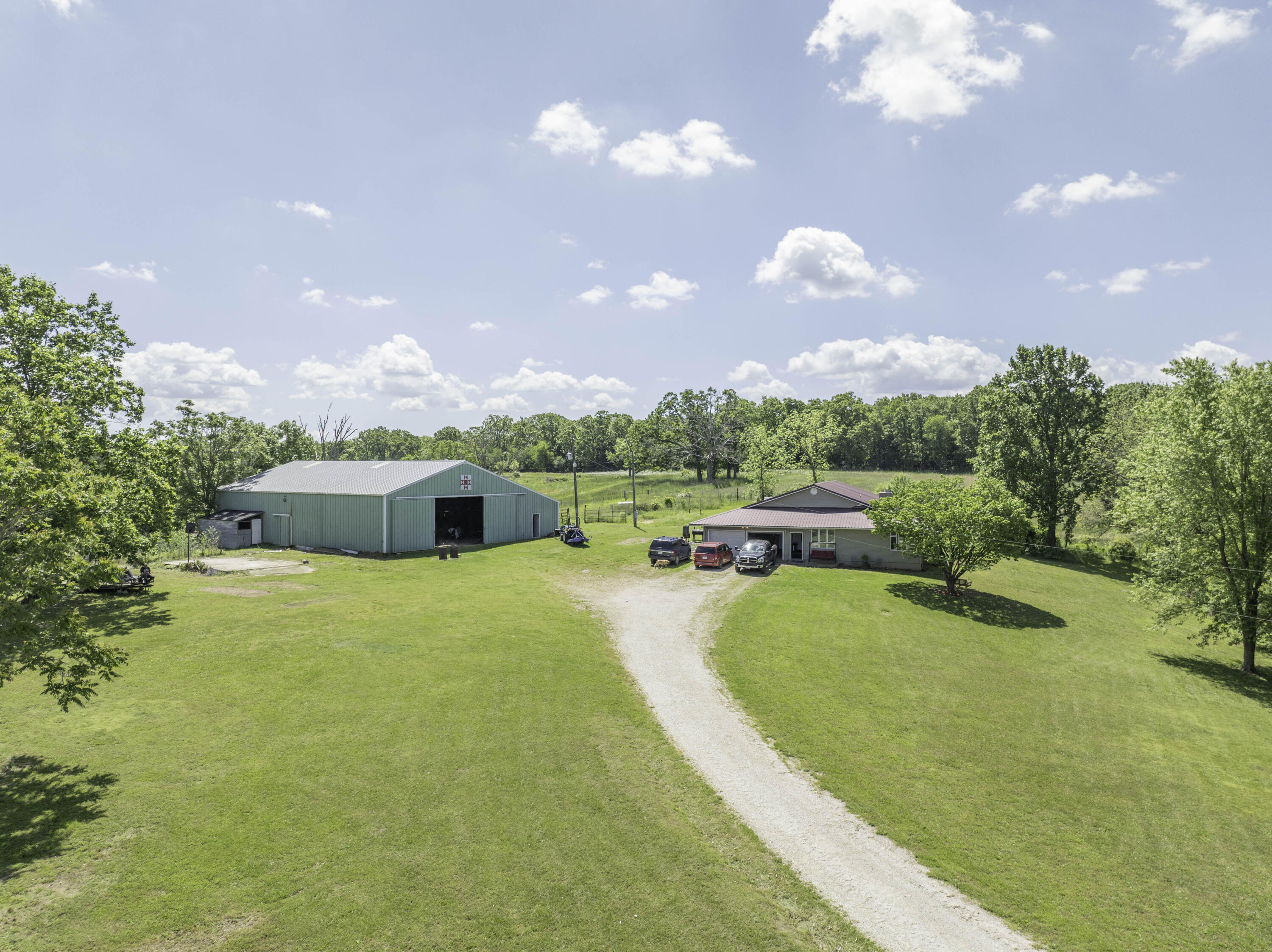 12056 Farm Road 1100 Property Photo 6