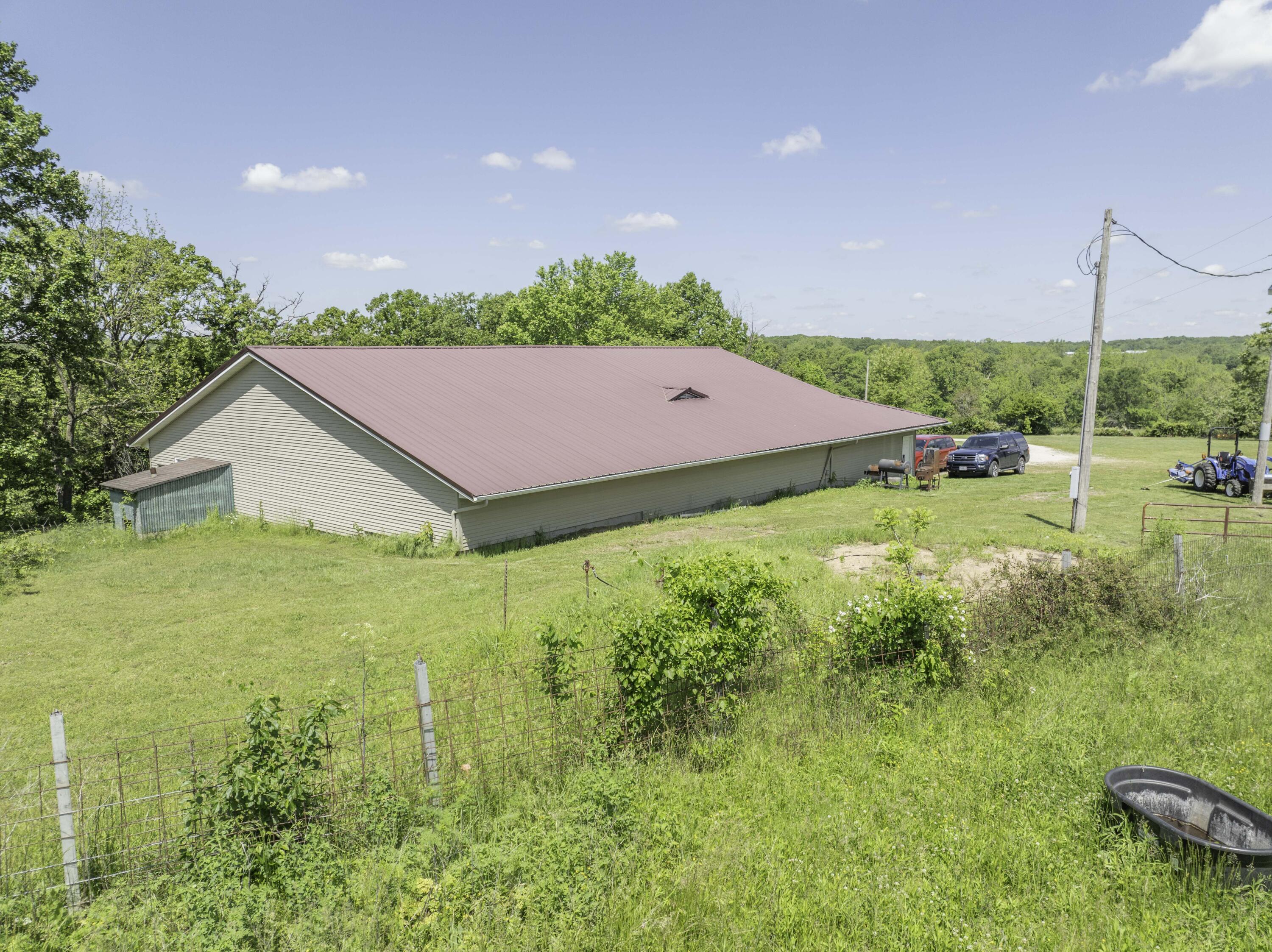 12056 Farm Road 1100 Property Photo 9