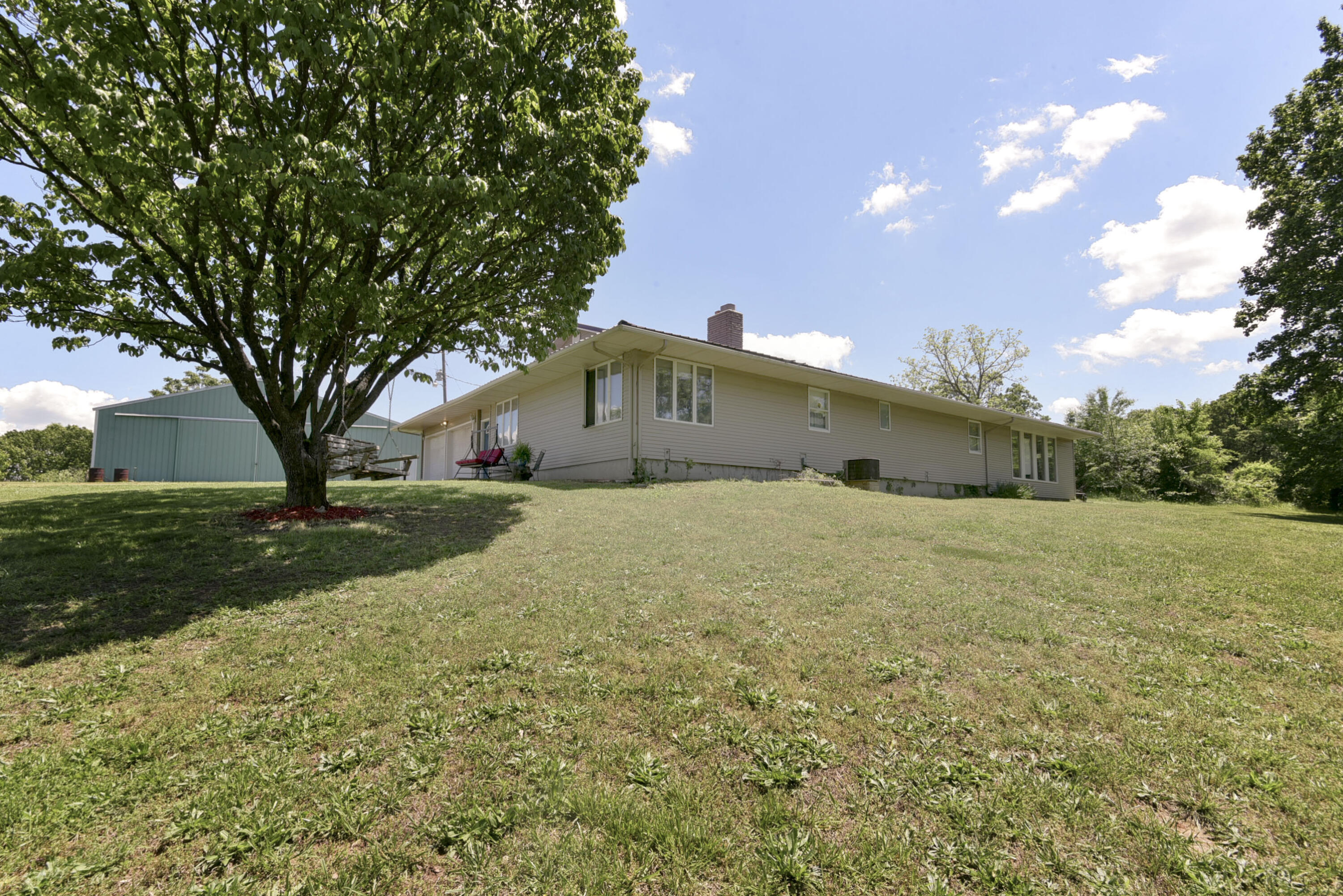 12056 Farm Road 1100 Property Photo 20