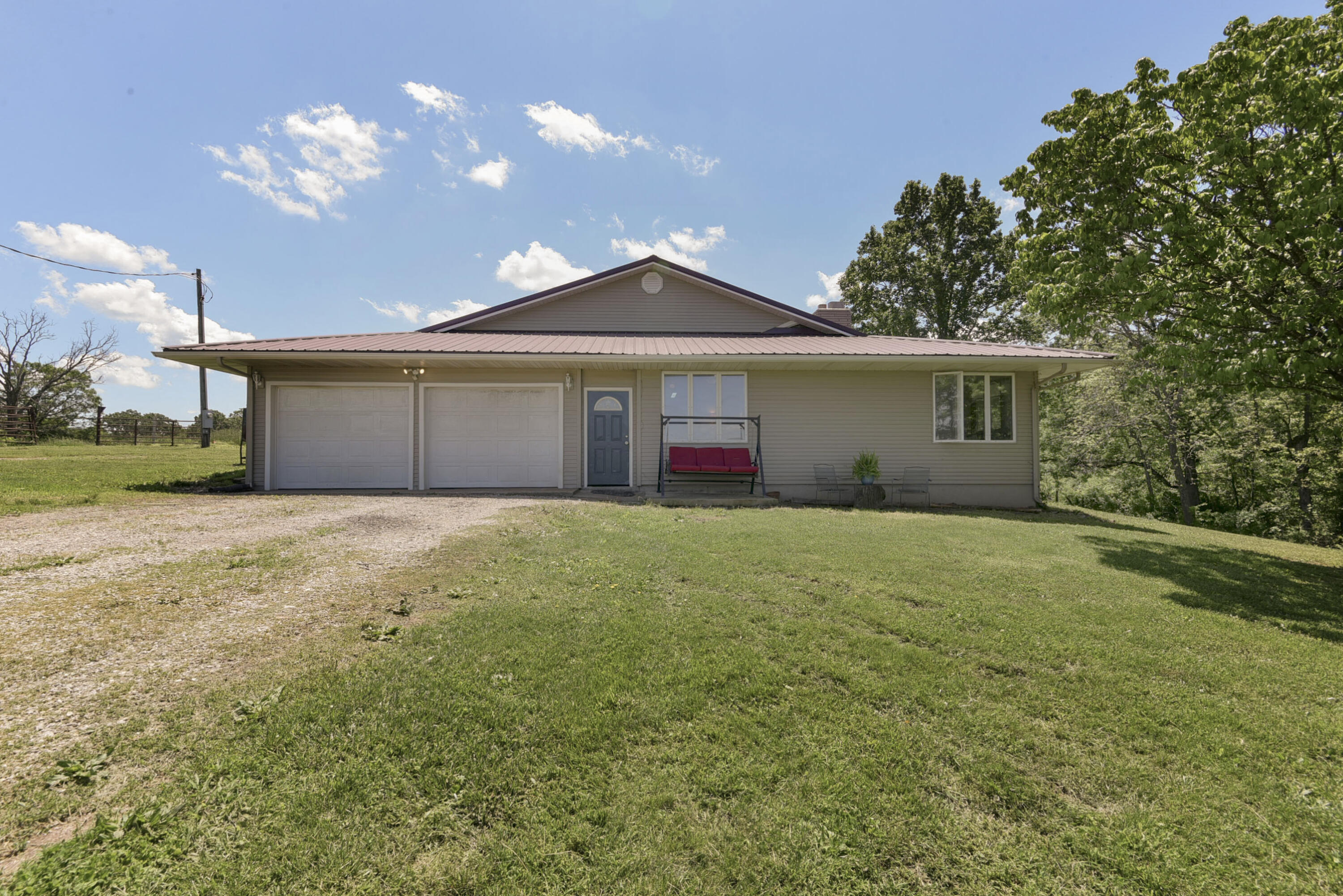 12056 Farm Road 1100 Property Photo 23