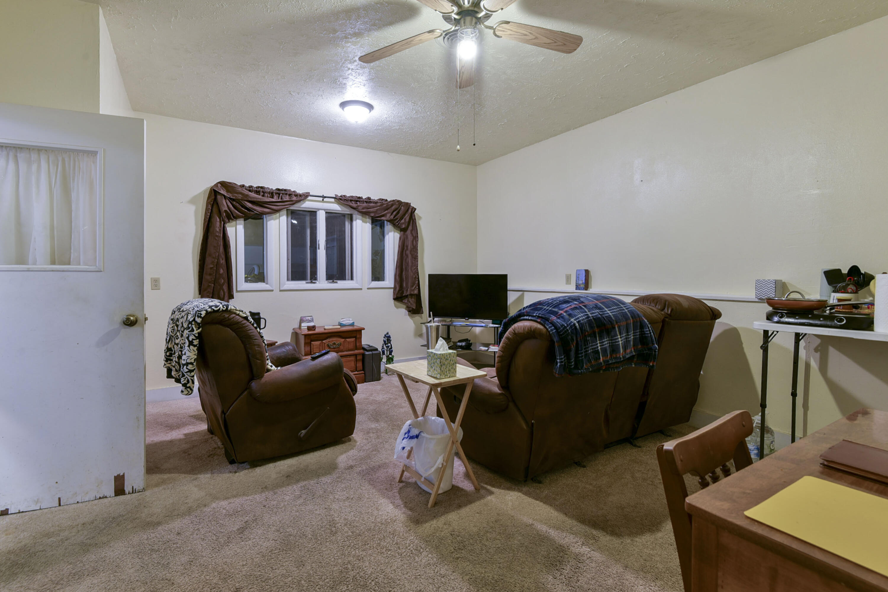 12056 Farm Road 1100 Property Photo 27