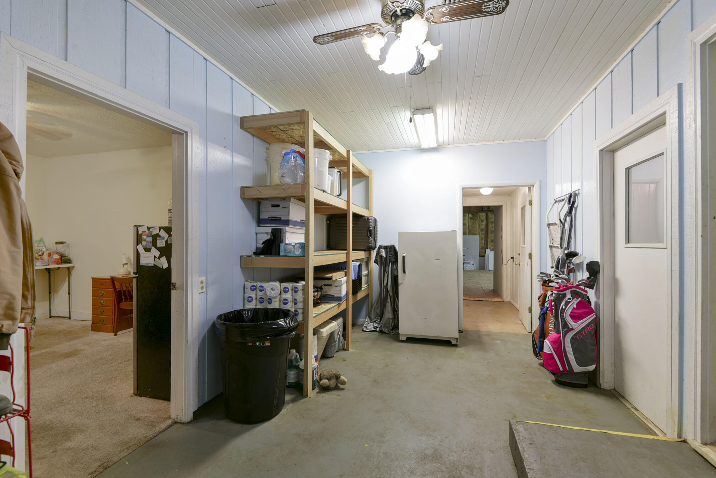 12056 Farm Road 1100 Property Photo 28