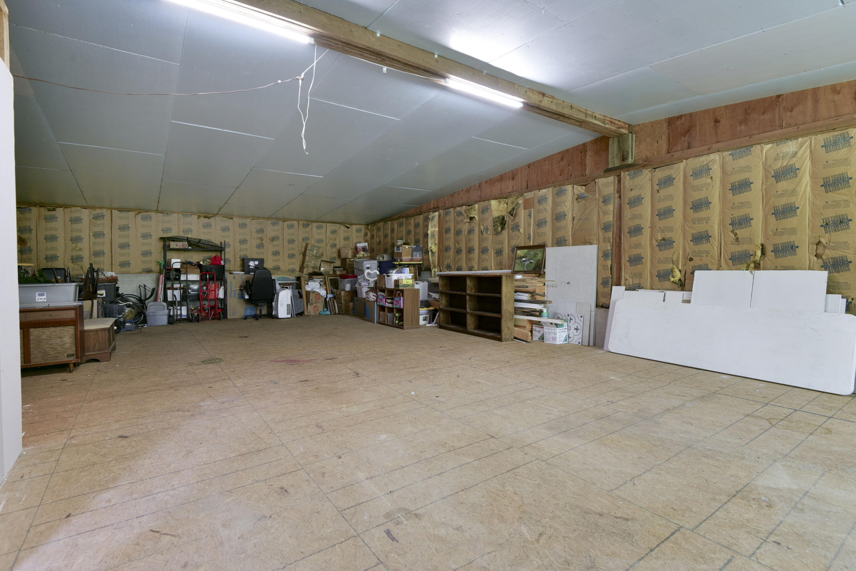 12056 Farm Road 1100 Property Photo 30