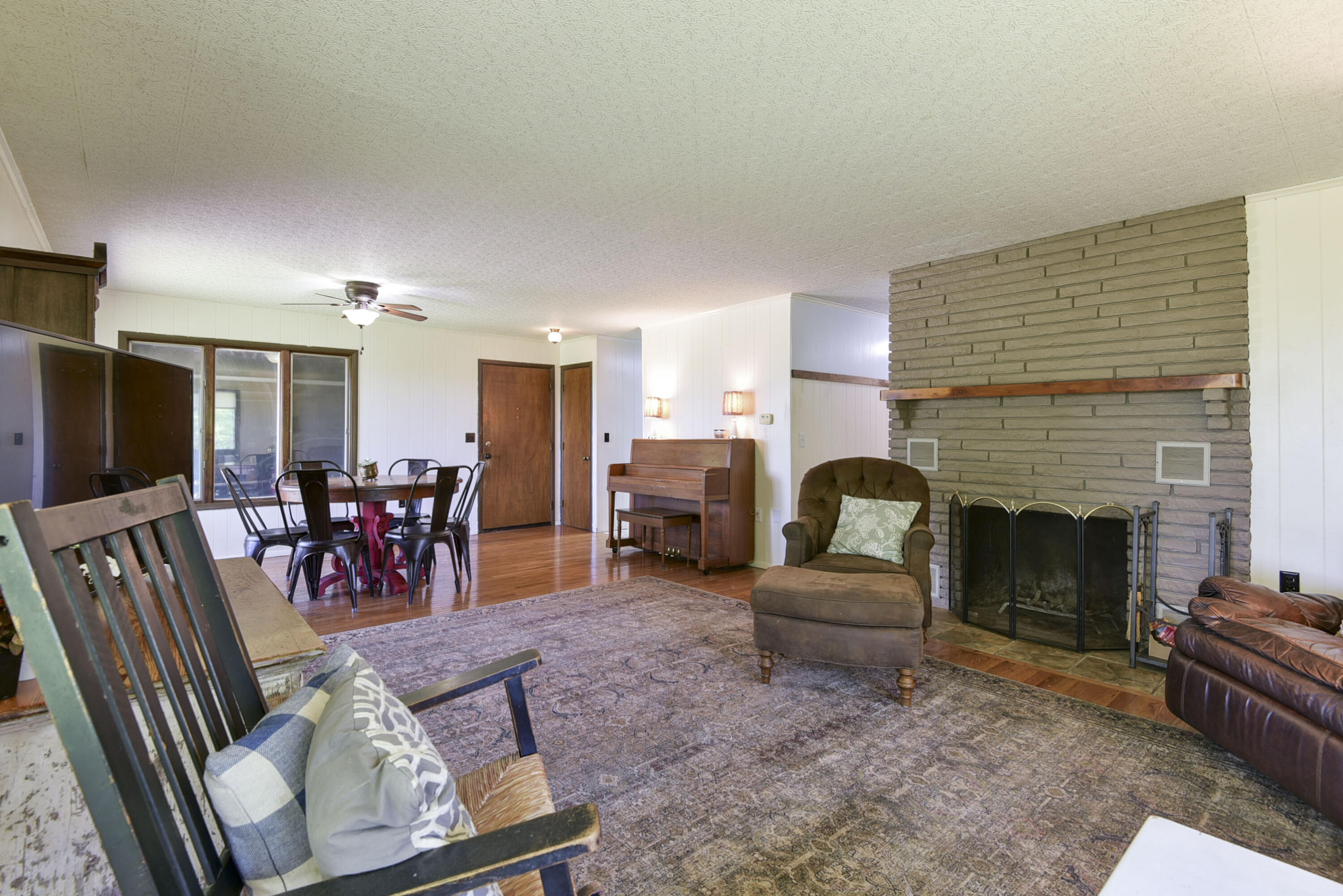 12056 Farm Road 1100 Property Photo 50