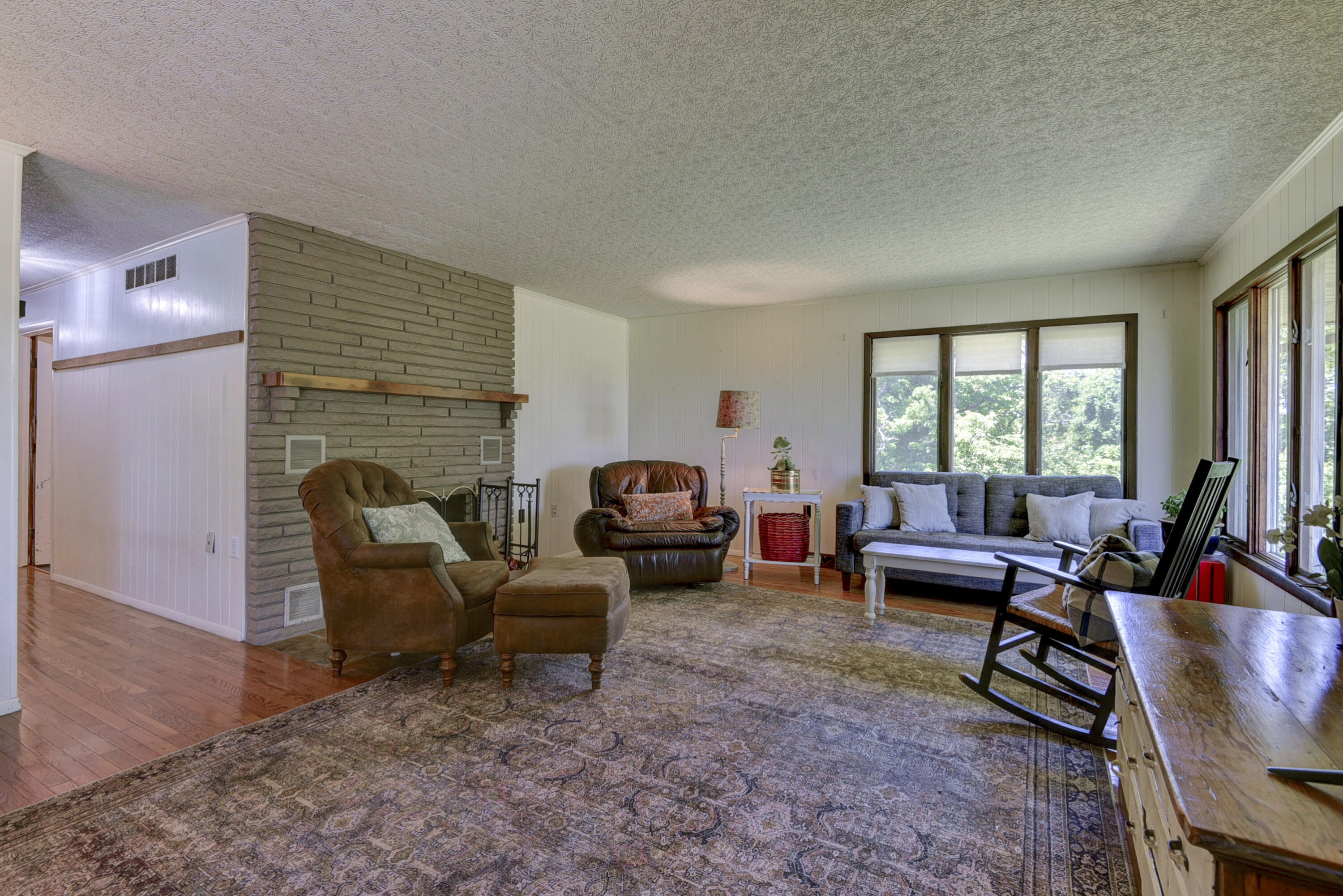 12056 Farm Road 1100 Property Photo 51
