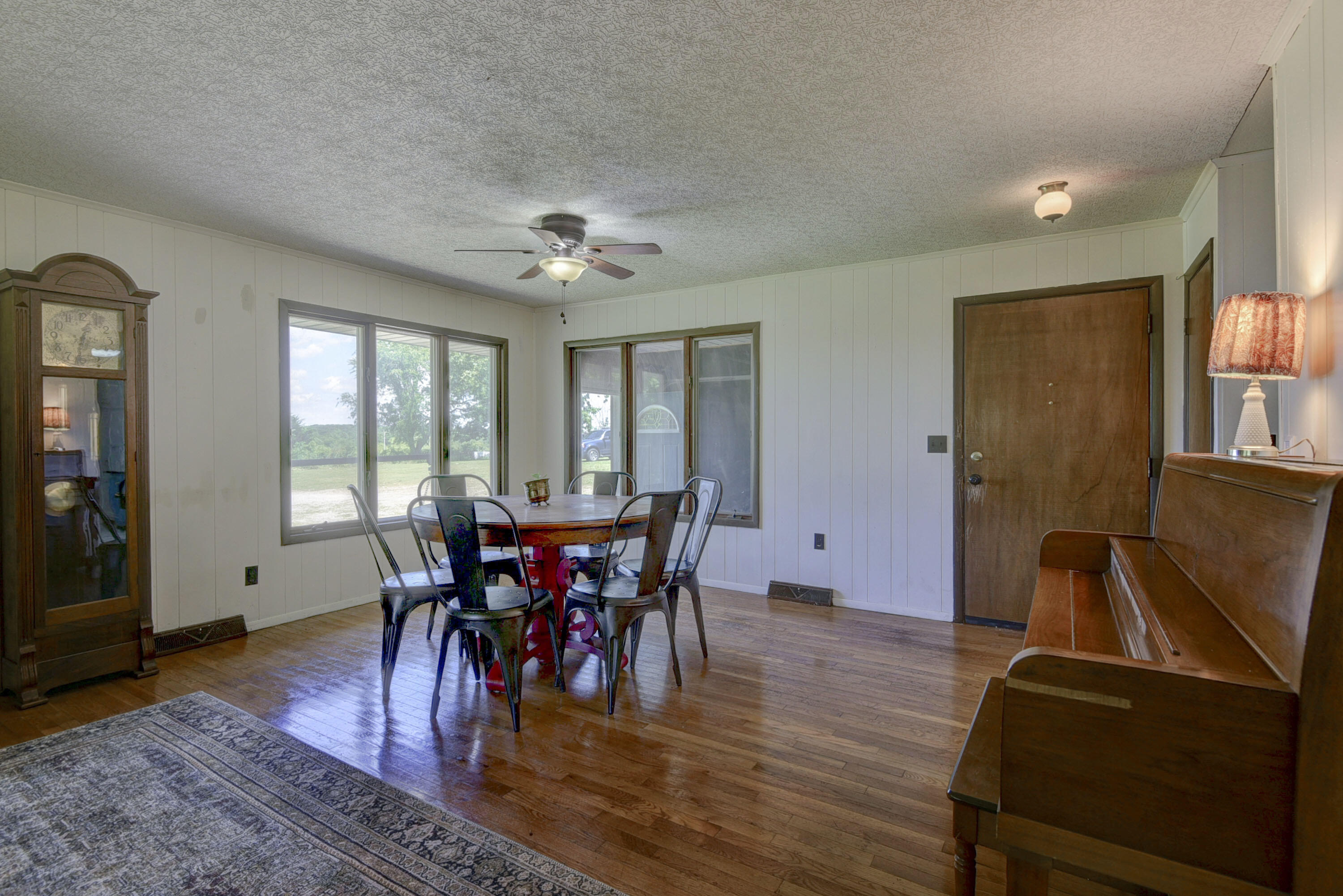 12056 Farm Road 1100 Property Photo 53