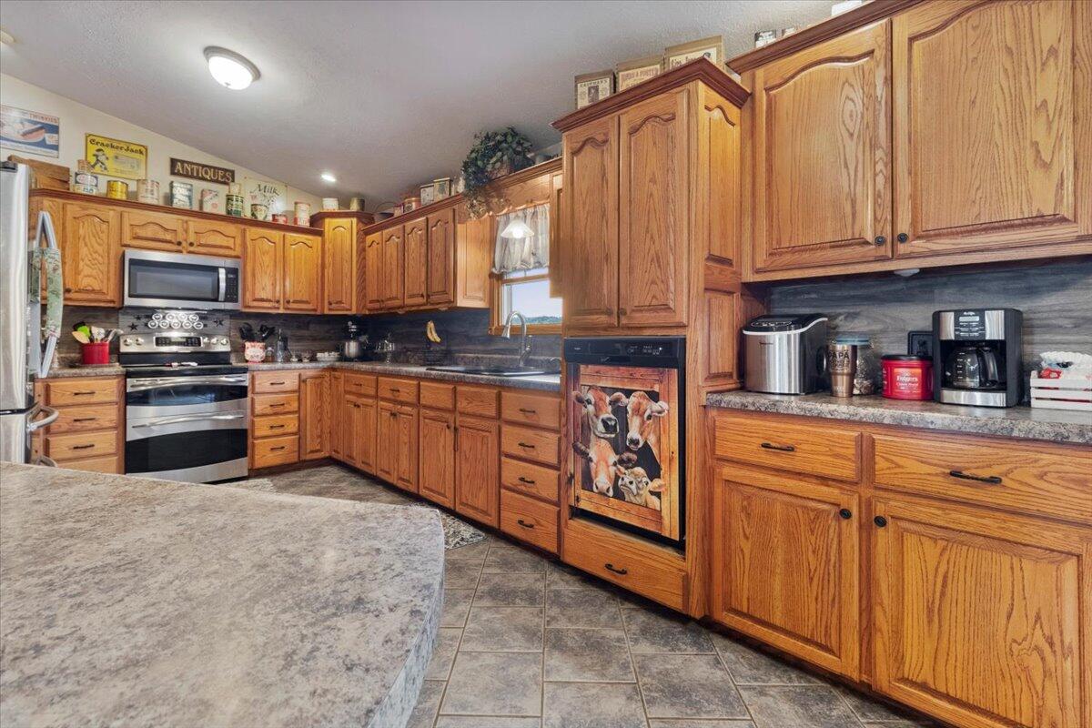 6203 County Road 1750 Property Photo 22