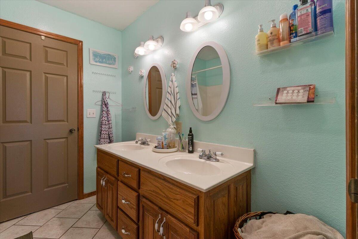 6203 County Road 1750 Property Photo 38