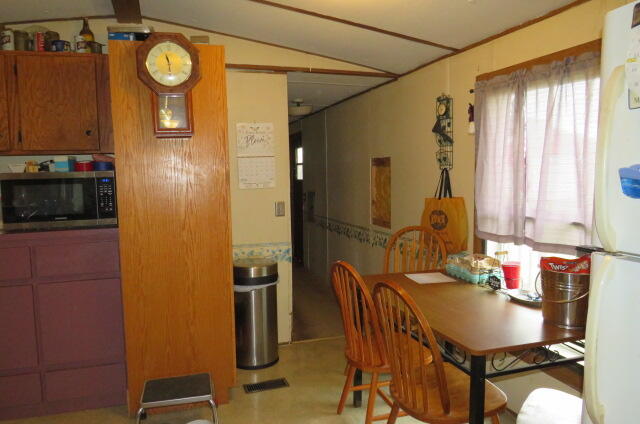 136 East Kanel Avenue Property Photo 4