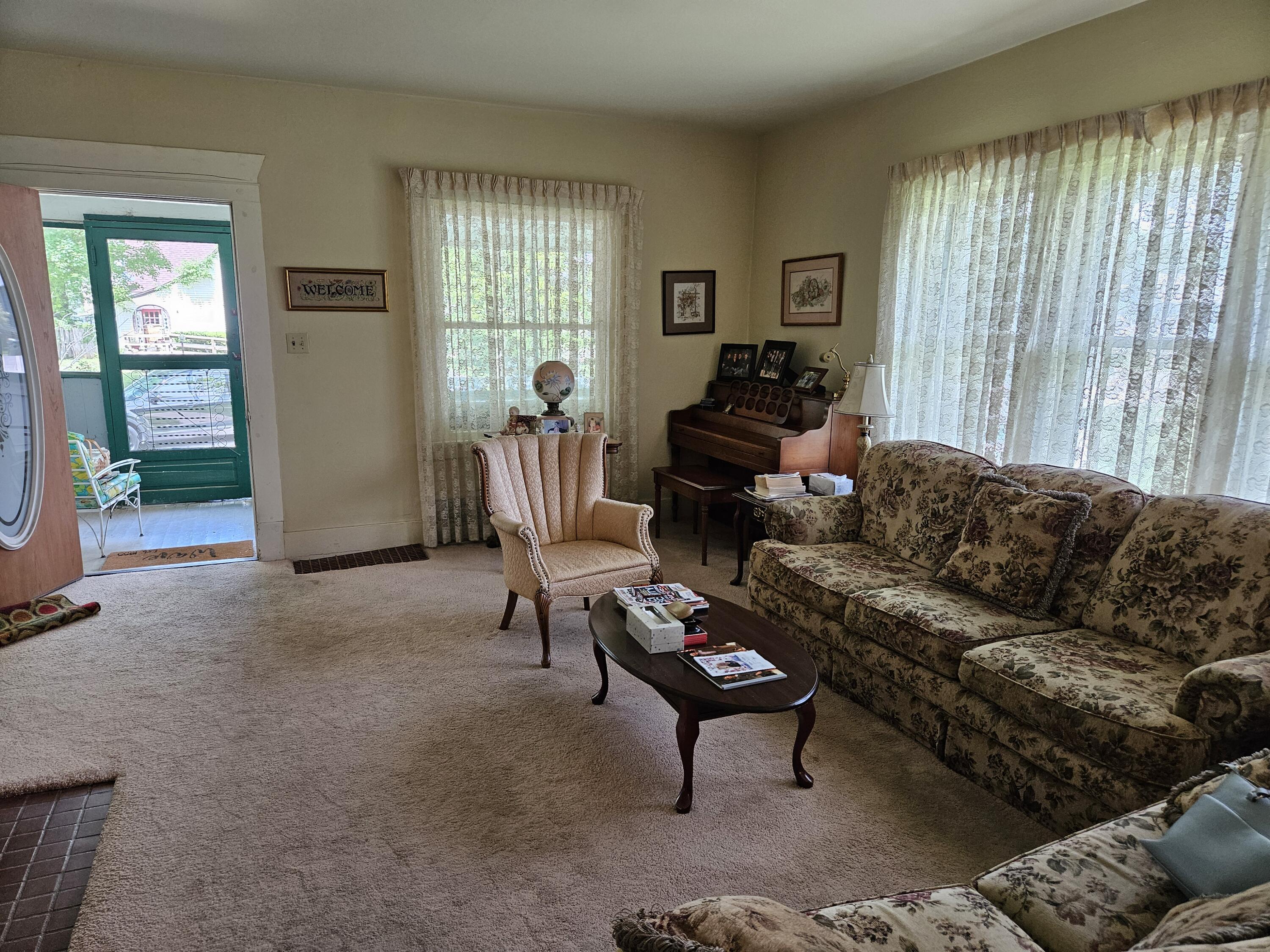 430 West Pleasant Street Property Photo 4