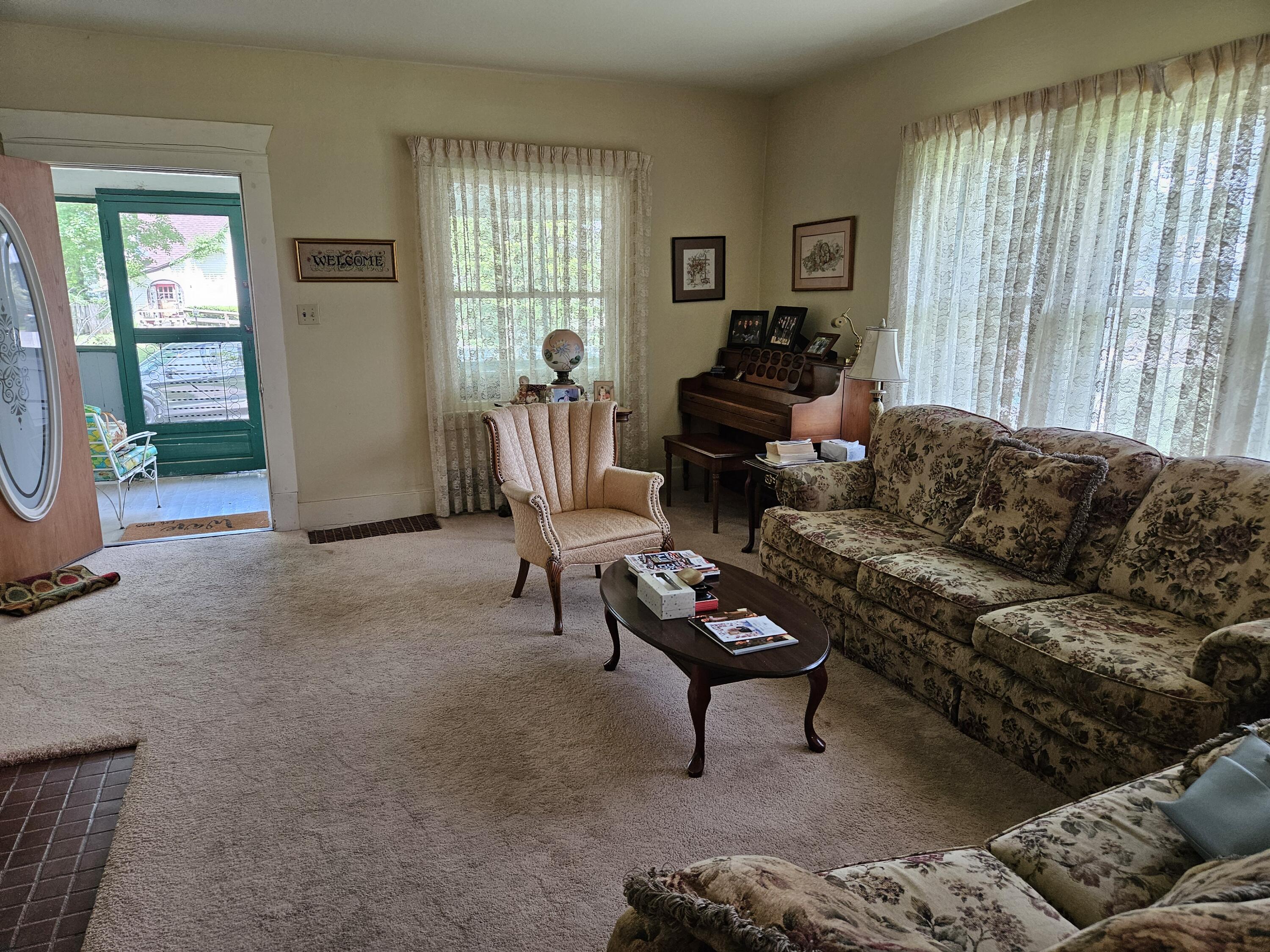 430 West Pleasant Street Property Photo 5