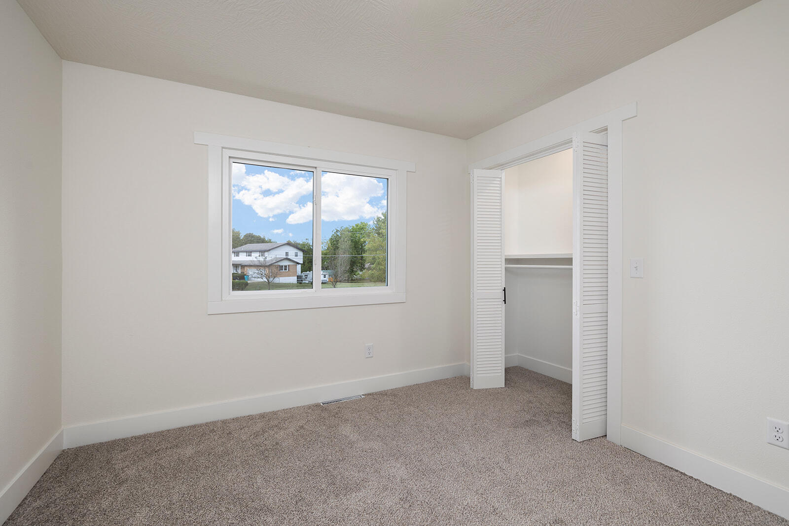 2032 South Brighton Drive Property Photo 19