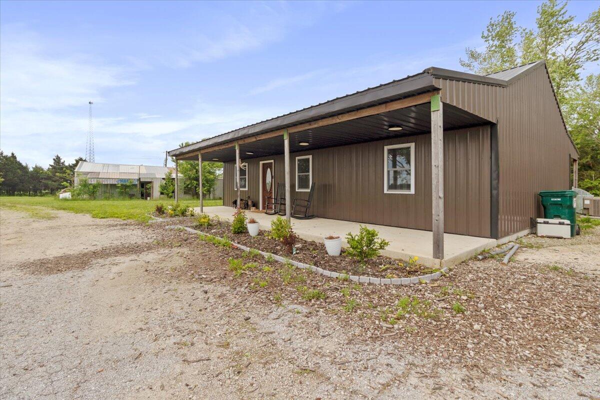 5581 Highway 95 Property Photo 2