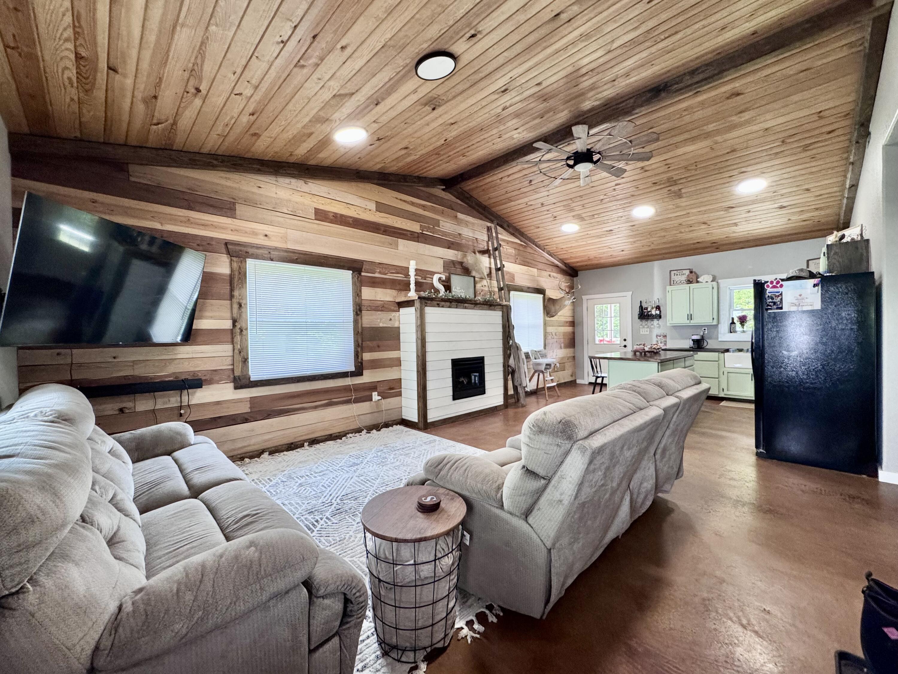 5581 Highway 95 Property Photo 5