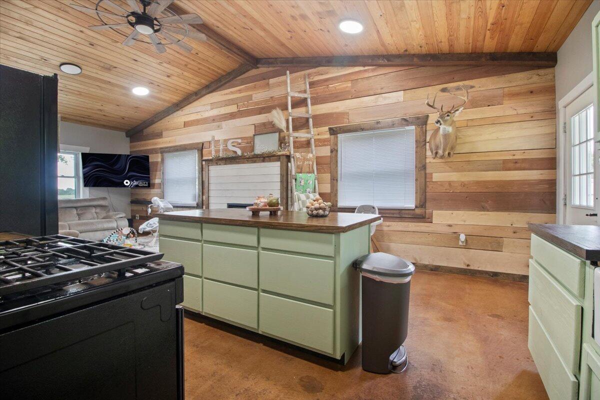 5581 Highway 95 Property Photo 9