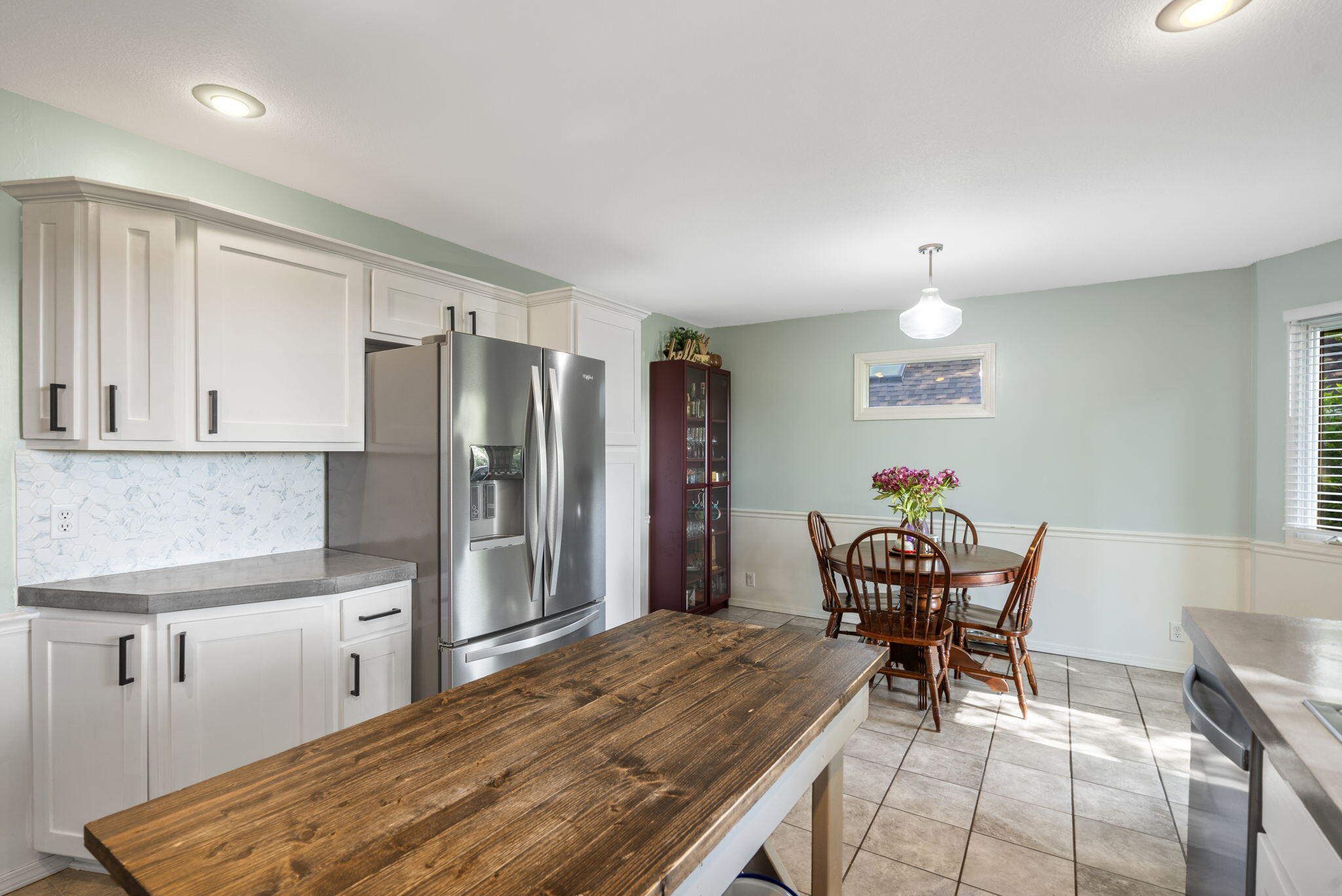 3948 North Broadway Avenue Property Photo 9