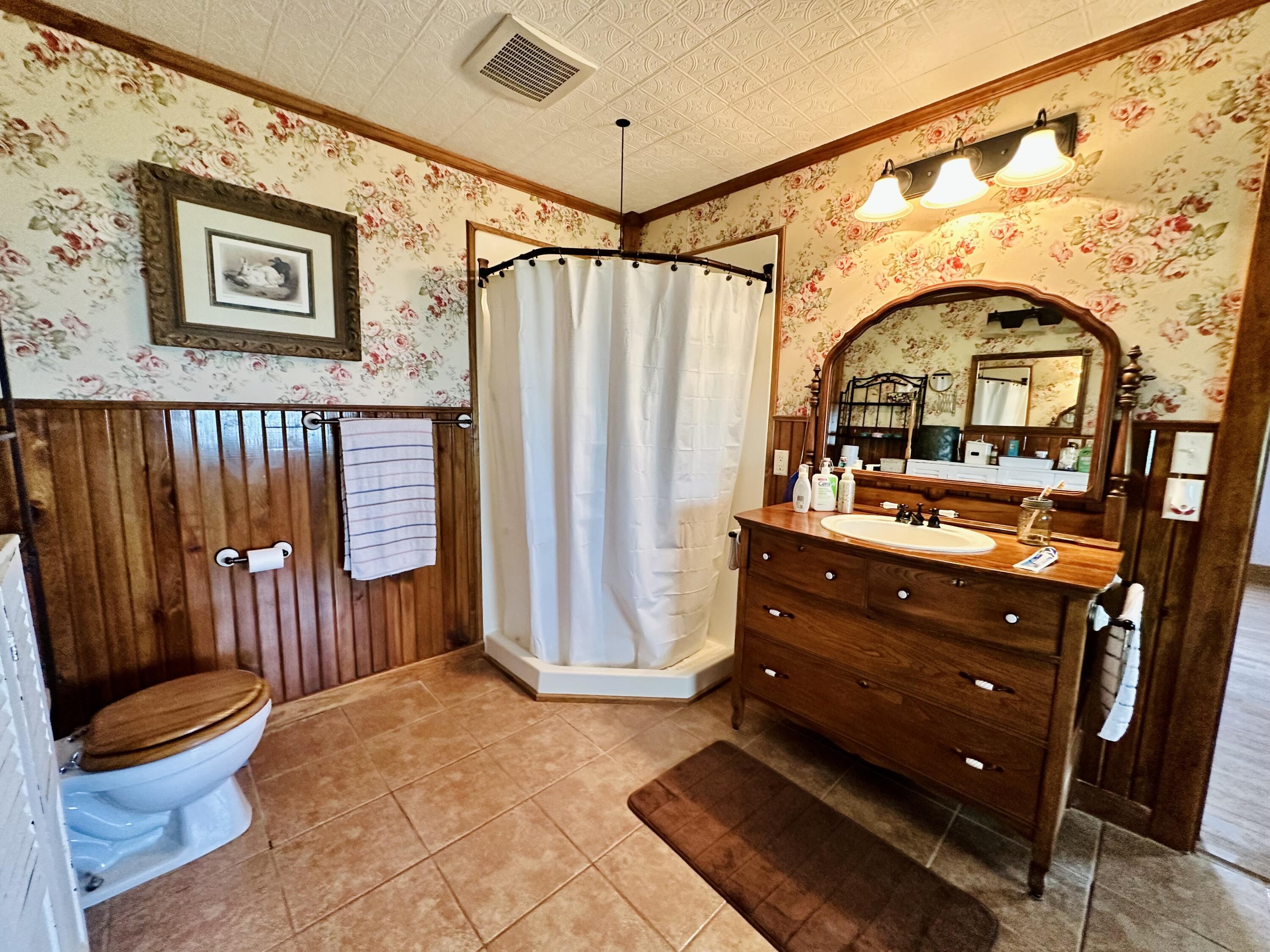 18061 Grogan Road Property Photo 14