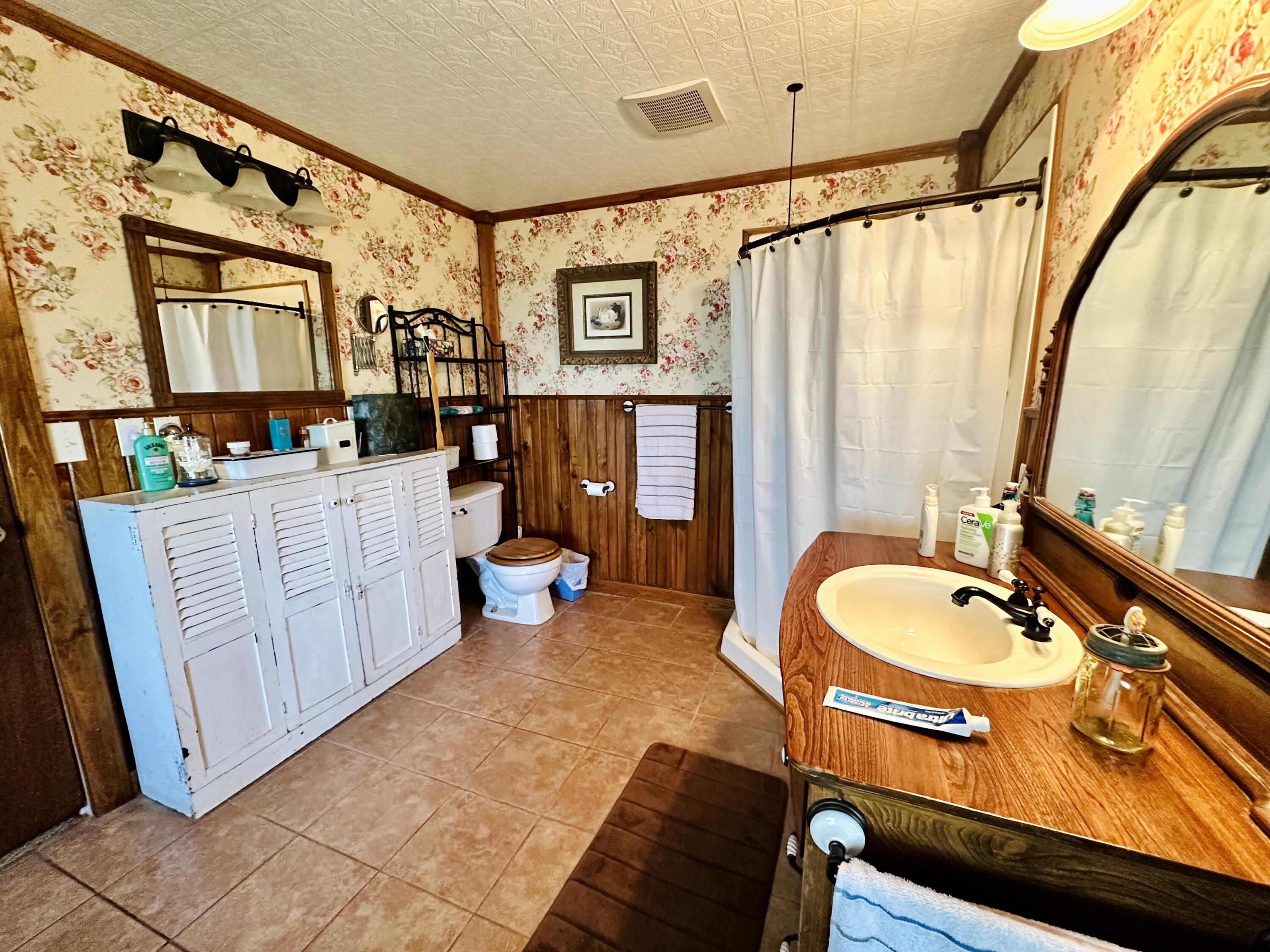 18061 Grogan Road Property Photo 15