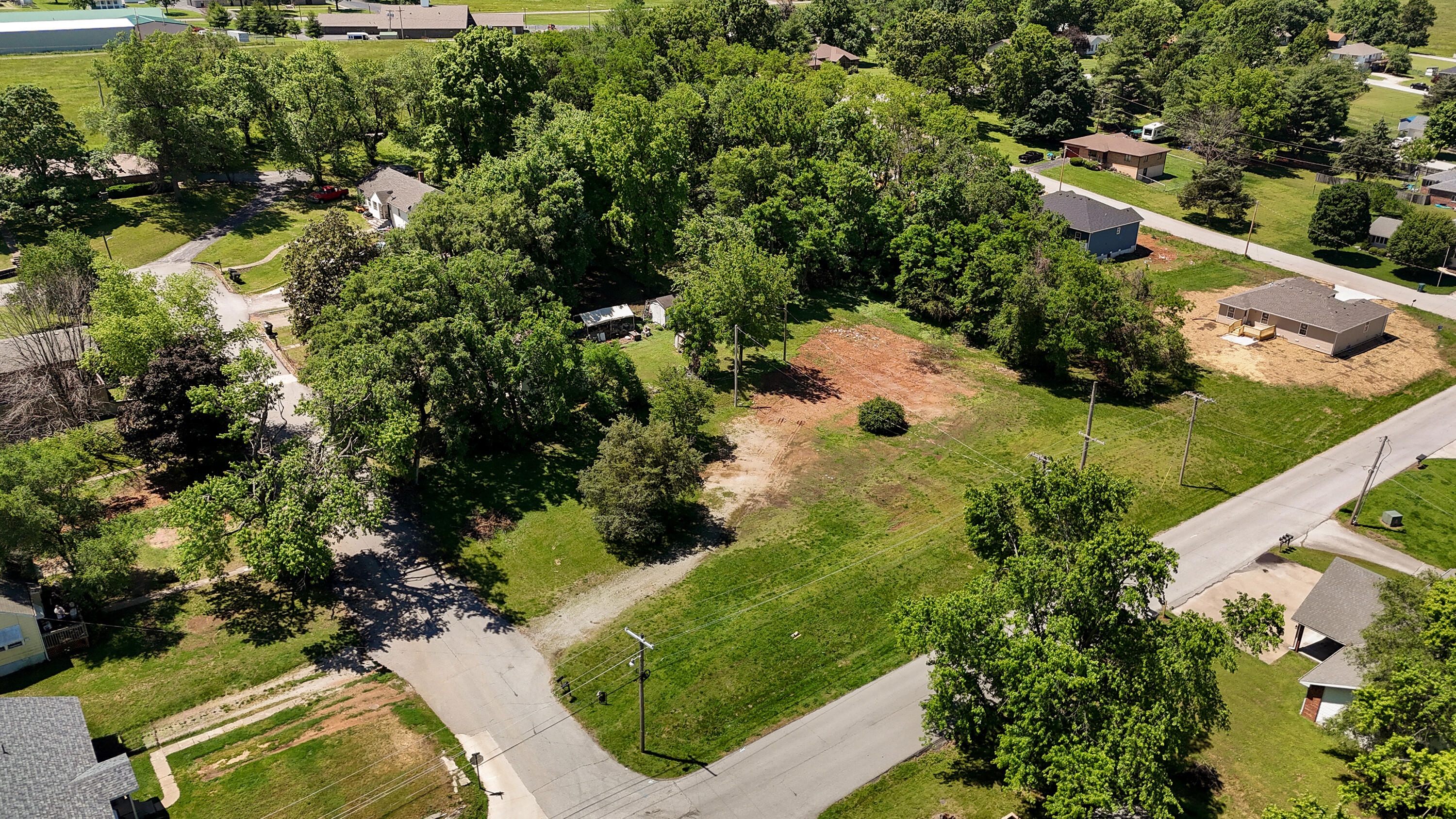 Tracks 2&3 Gibbs Property Photo 3