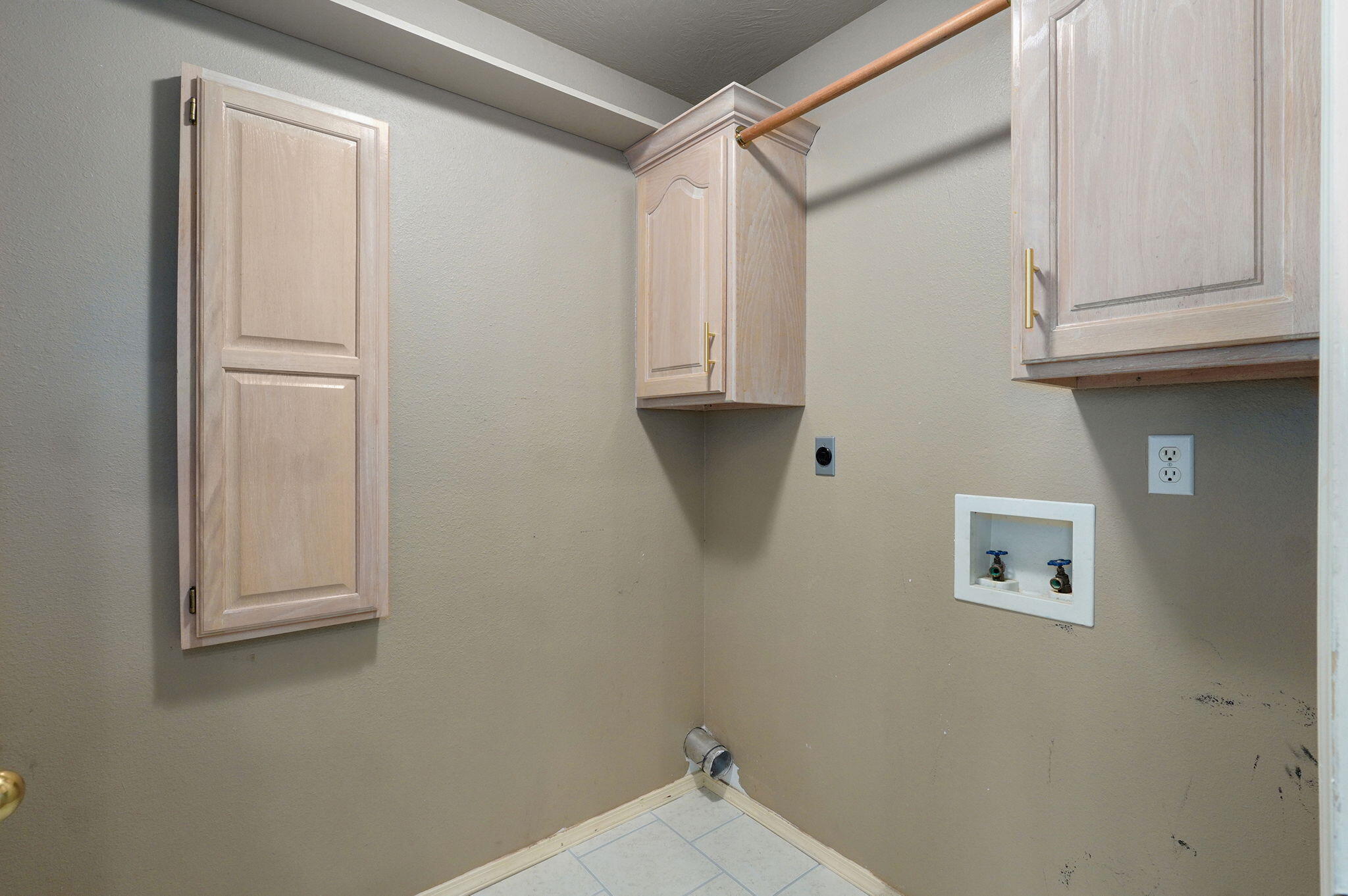 3809 West El Castile Street Property Photo 11