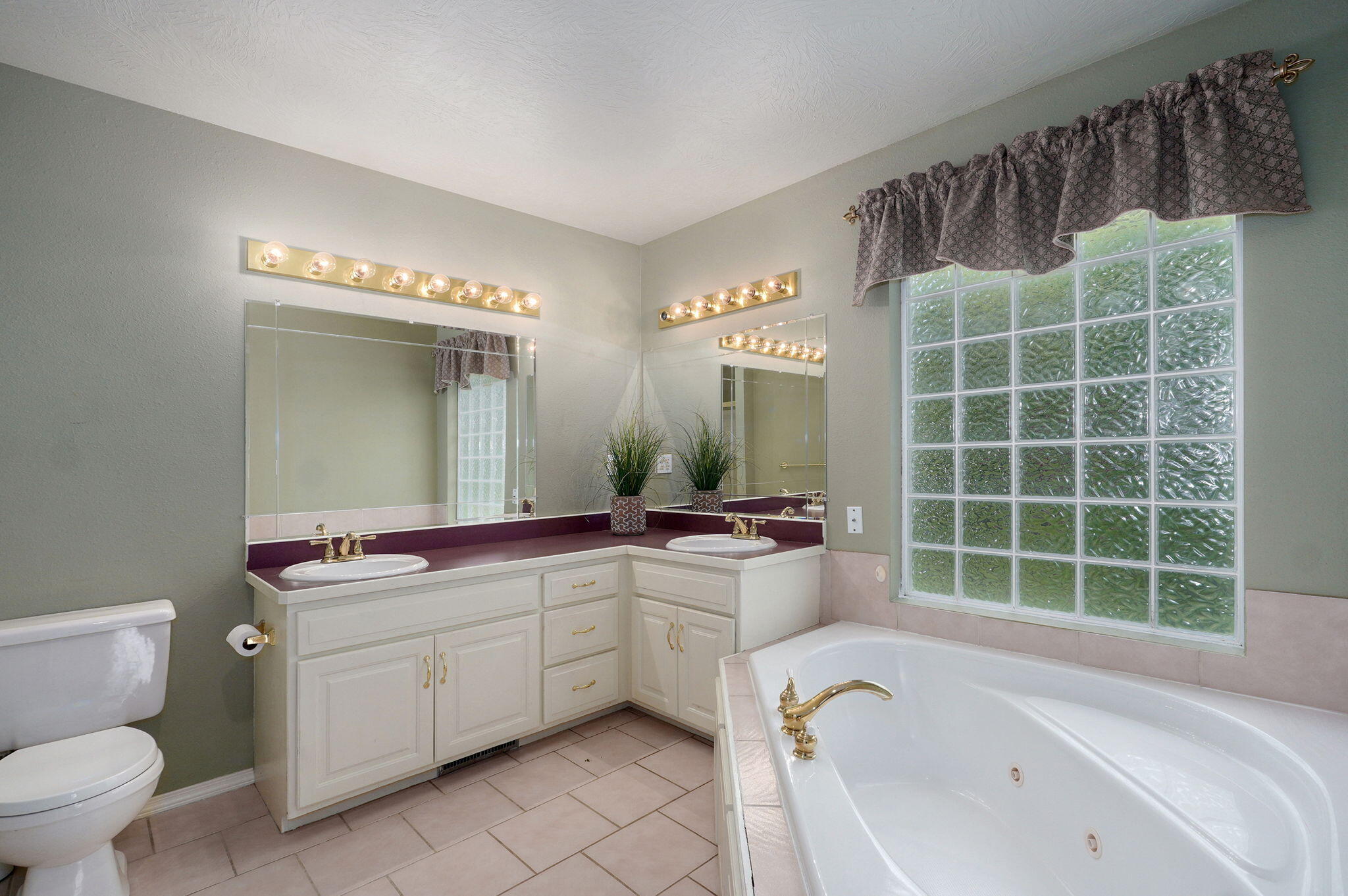 3809 West El Castile Street Property Photo 14